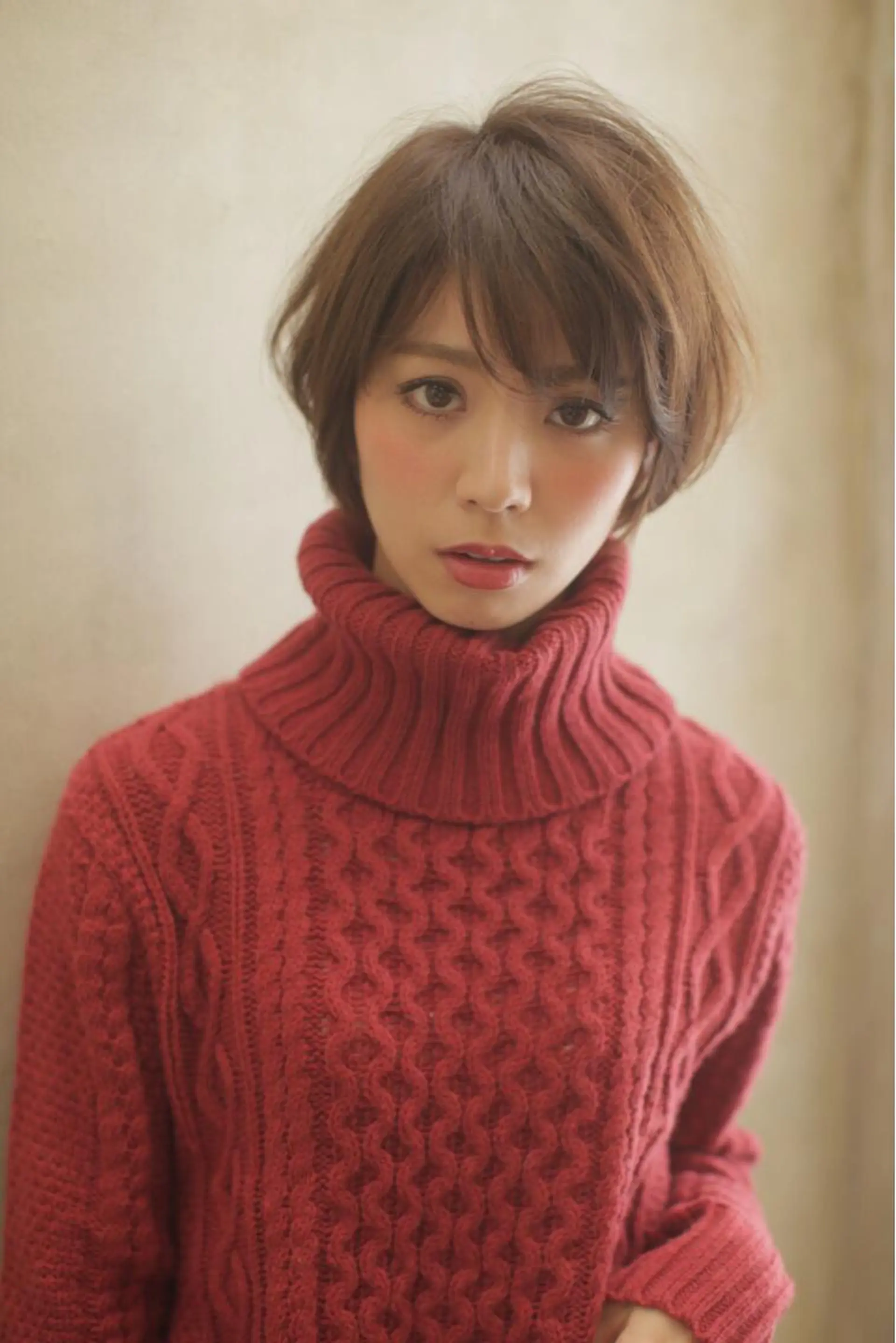 ショート カラー パーマ 黒髪 ボブ 斜めバング 似合わせカット ショートヘア エイト ウメダのヘアスタイル