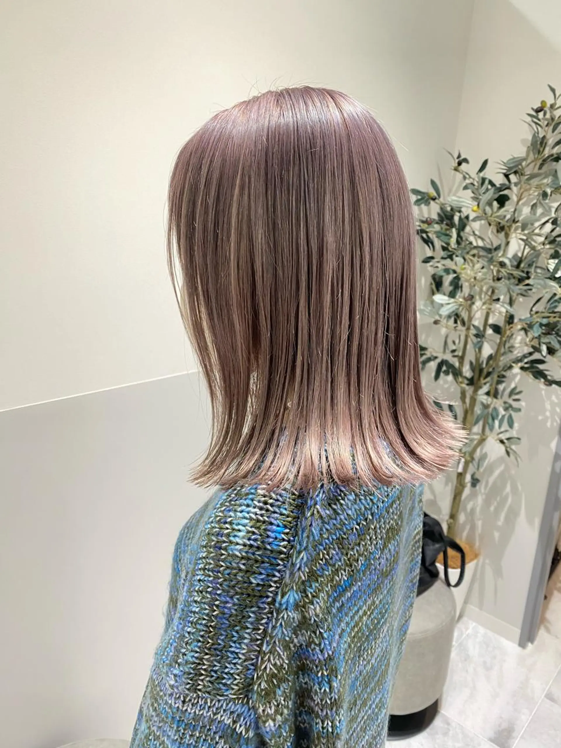 ミディアム カット ヘアカラー トリートメント 〻ツヤハイトーン🩰 🤍HARUCAのヘアスタイル