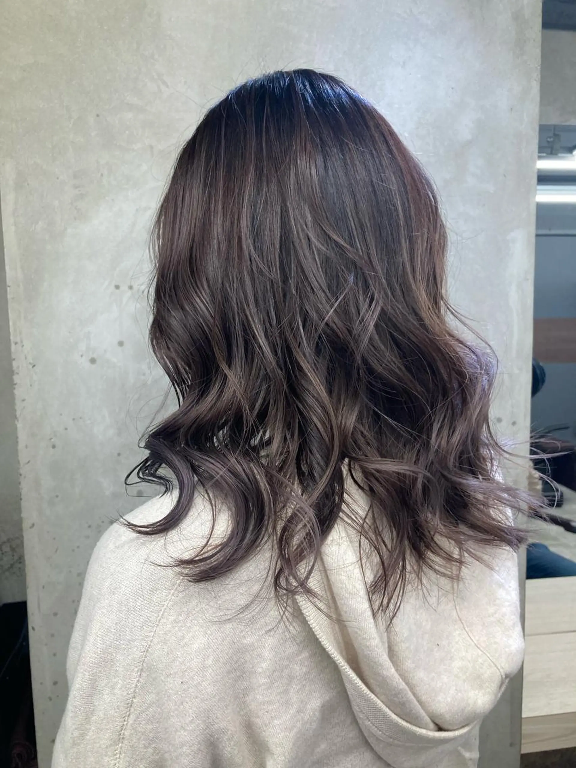 ミディアム カラー ヘアアレンジ グレージュ ラベンダーカラー ラベンダーグレージュ ラベンダーグレー ブリーチ&似合せボブ 田中寛十のヘアスタイル