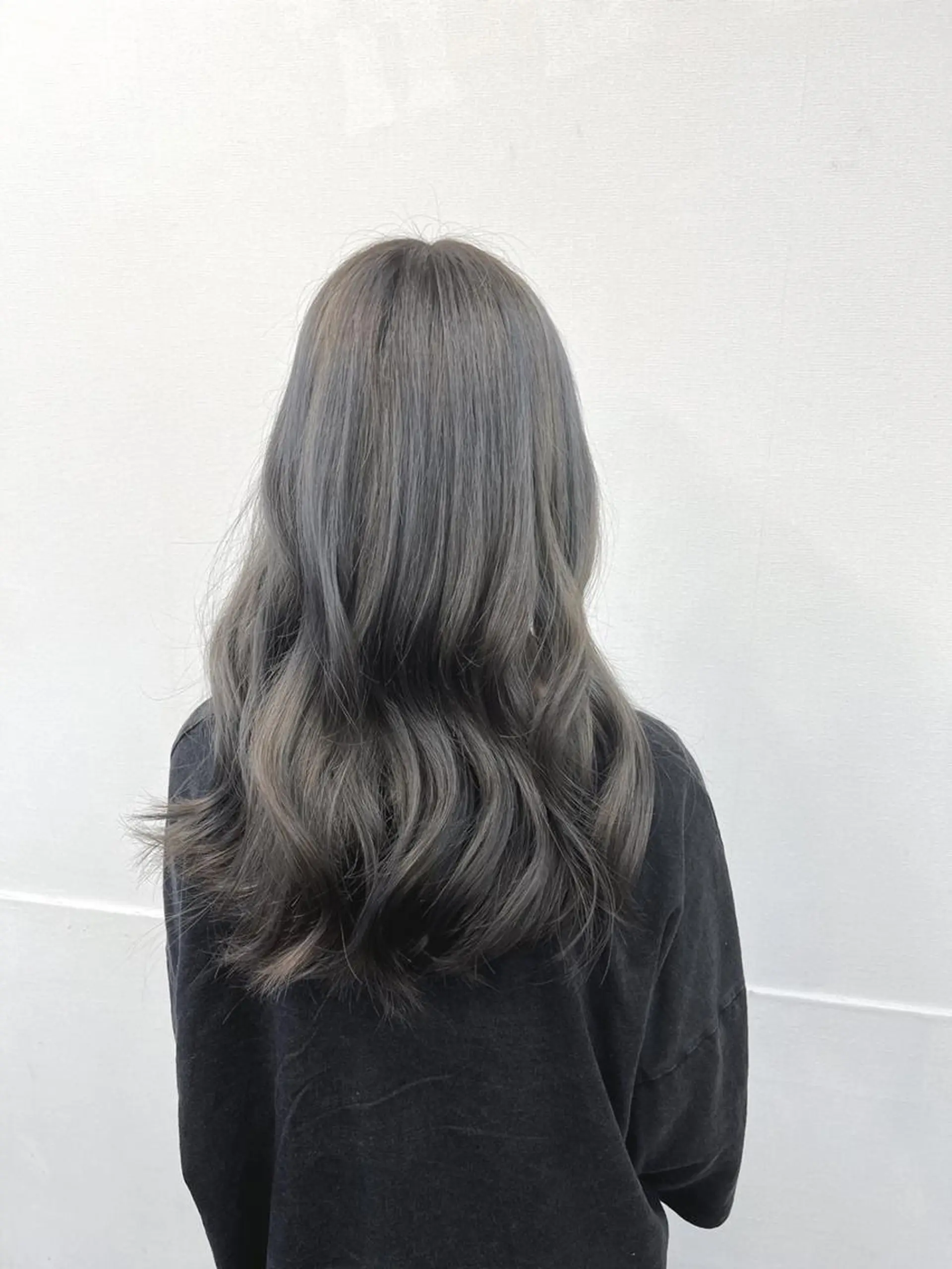 ロング エクステ ロング カット ヘアカラー トリートメント エクステ 崎山 瑠依のヘアスタイル