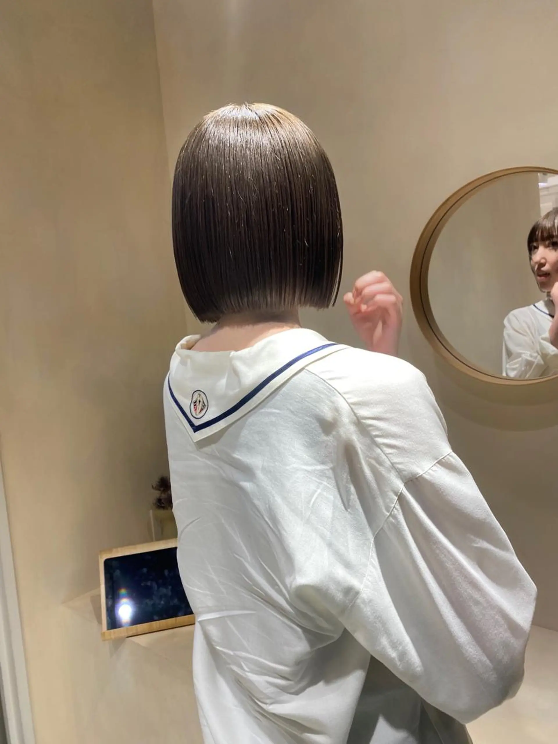 ショート カラー 切りっぱなしボブ ベージュカラー ブリーチ ブラウンカラー 透明感カラー cie所属・ボブ/ミニボブ 透明感カラーkadoのヘアスタイル