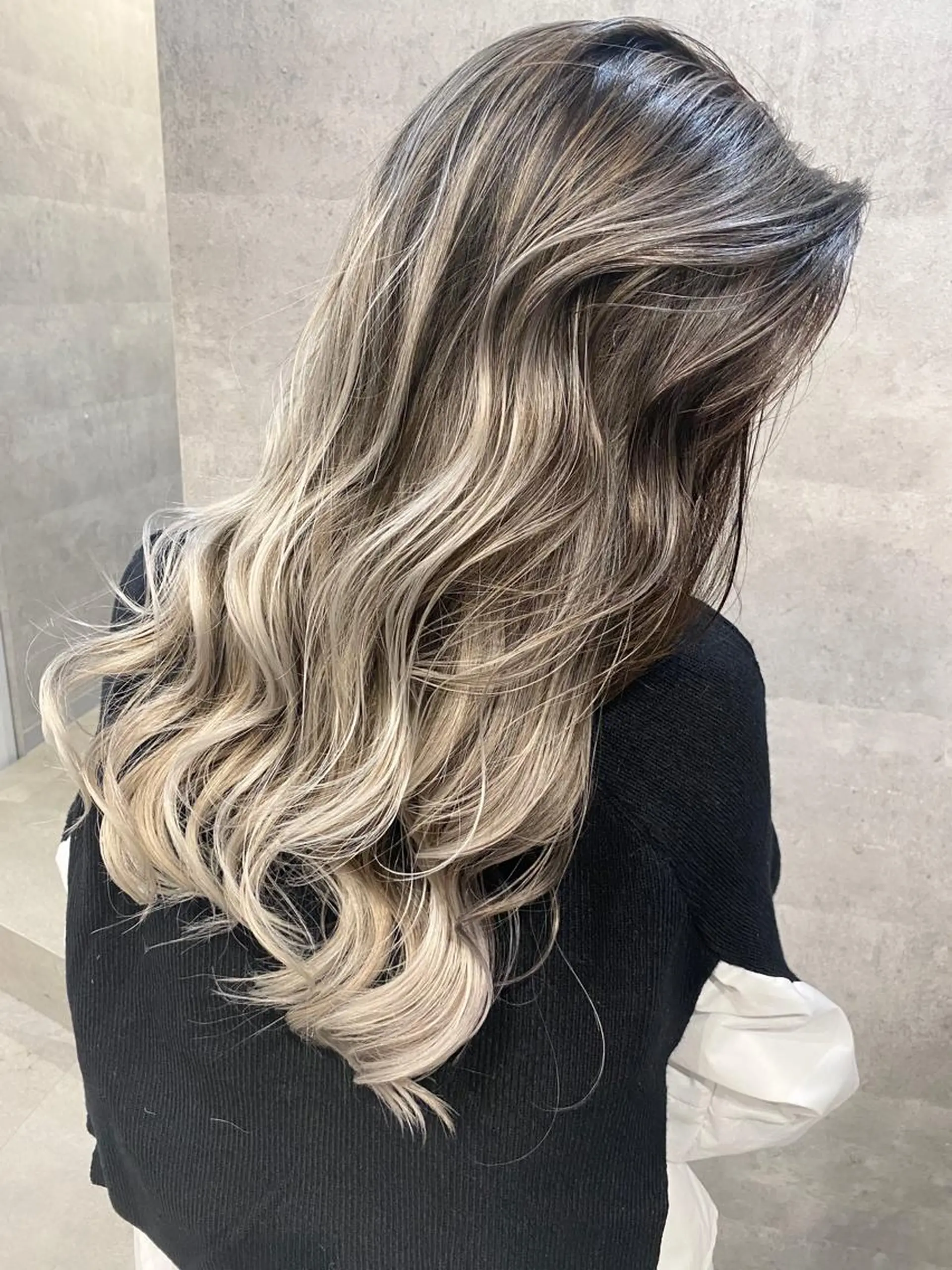 ロング カラー ヘアアレンジ ネイル マツエク・マツパ アイブロウ バレイヤージュ レイヤーカット ヘアカラー トリートメント 井上 一平のヘアスタイル