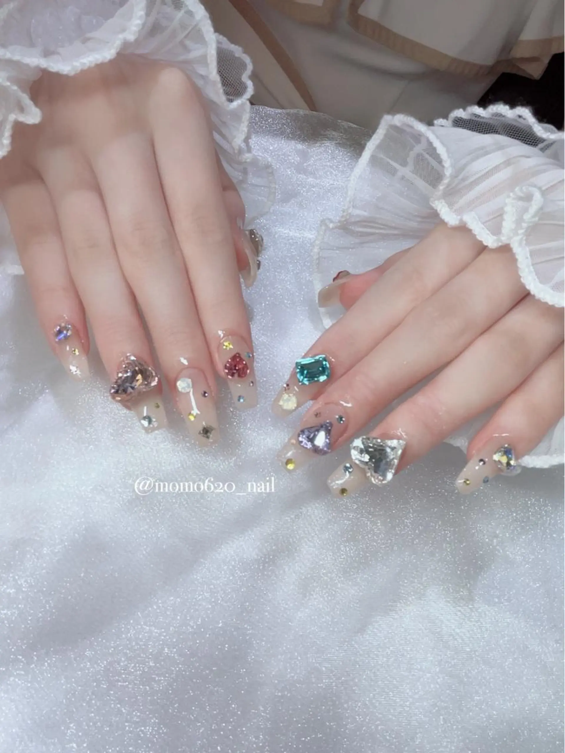ネイル ストーンネイル ハンドネイル nailsalon moca 堀江店所属・moca堀江店 momokaのネイルデザイン