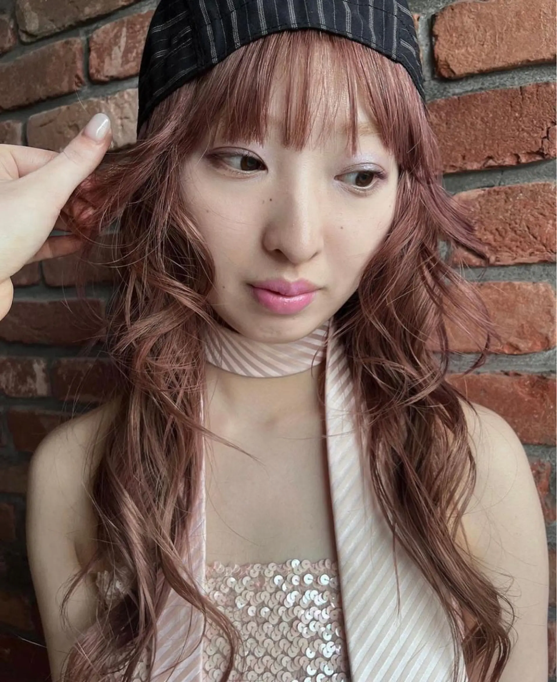 ロング カラー ピンクカラー ヘアカラー Vicky ブリーチ メンズカジュアルのヘアスタイル