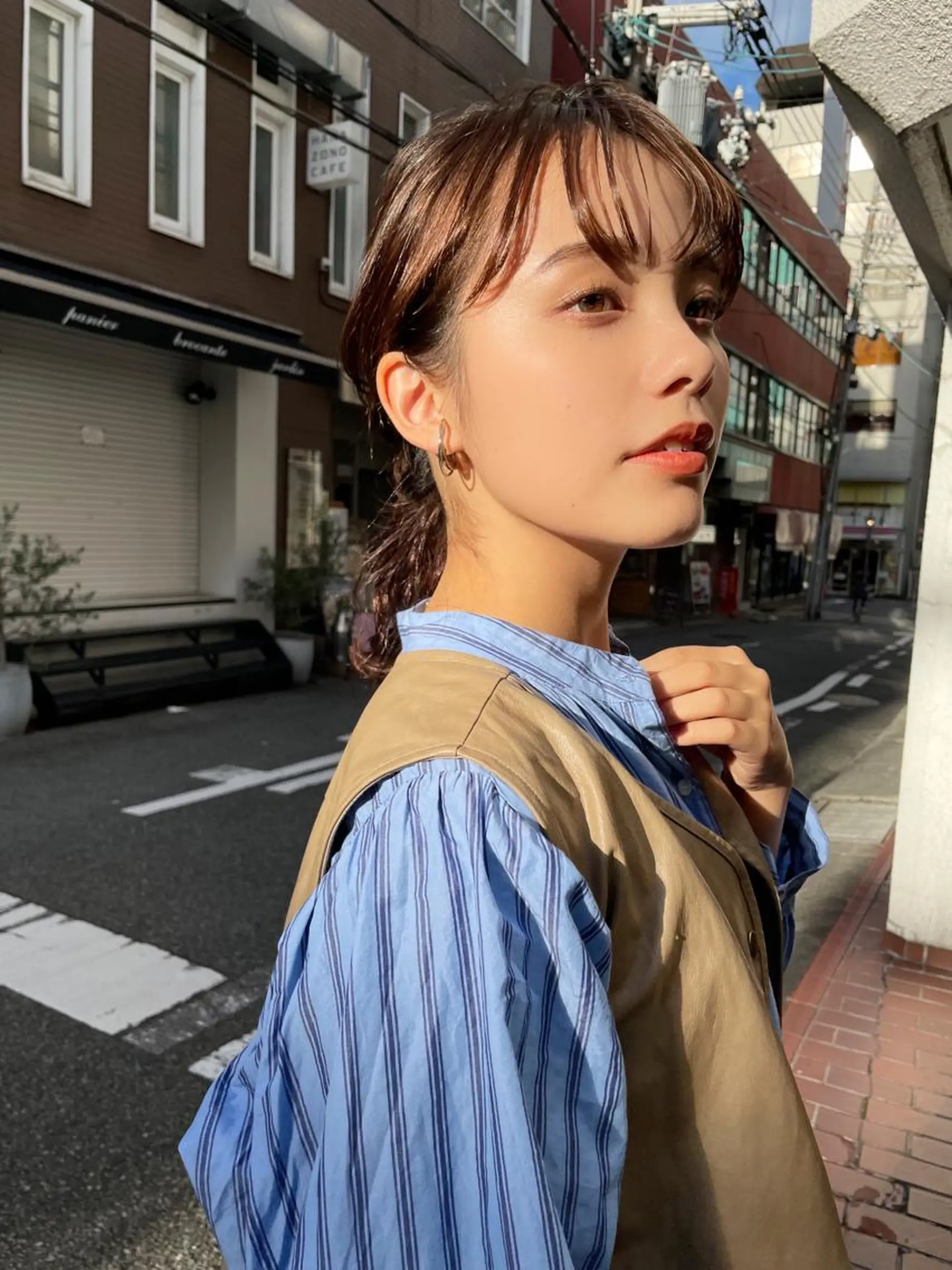 ミディアム カラー ヘアアレンジ カット ヘアカラー トリートメント 畑中 康志のヘアスタイル