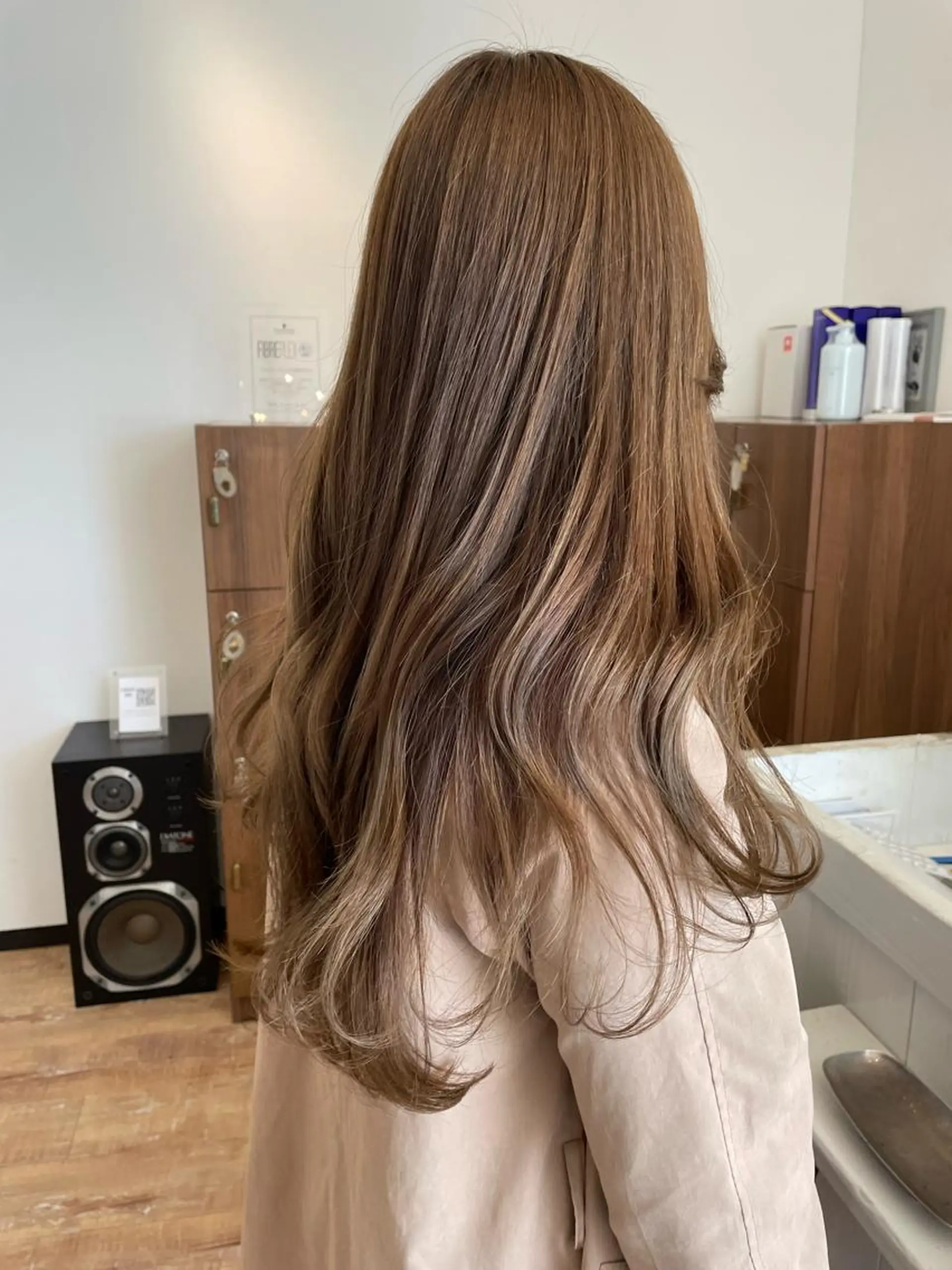 ロング カラー ベージュカラー 錦 茉李のヘアスタイル