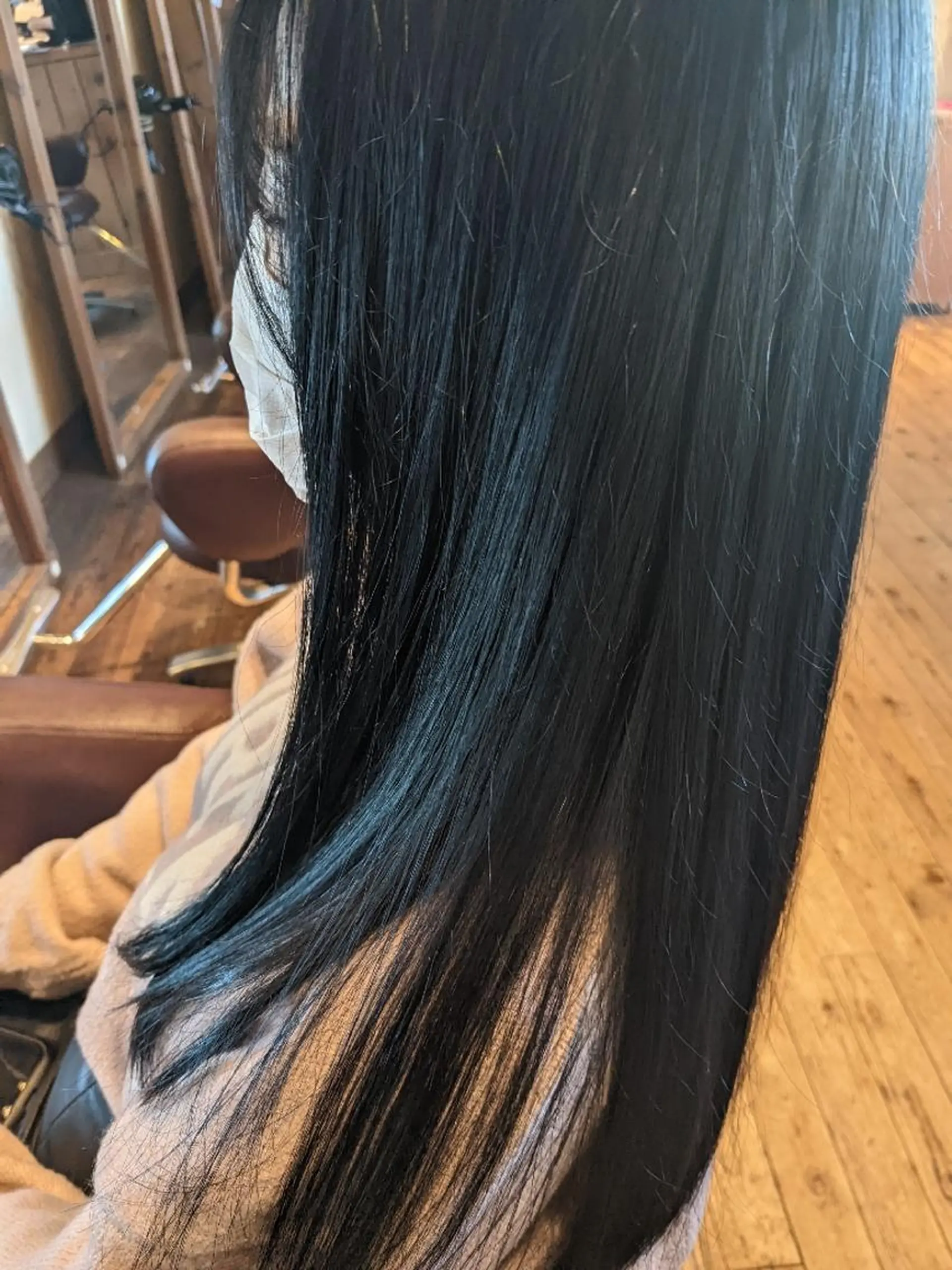ロング カラー 黒髪 ブルーカラー ブルーブラック カット ヘアカラー トリートメント 木下 峻輔/髪質改善特化のヘアスタイル