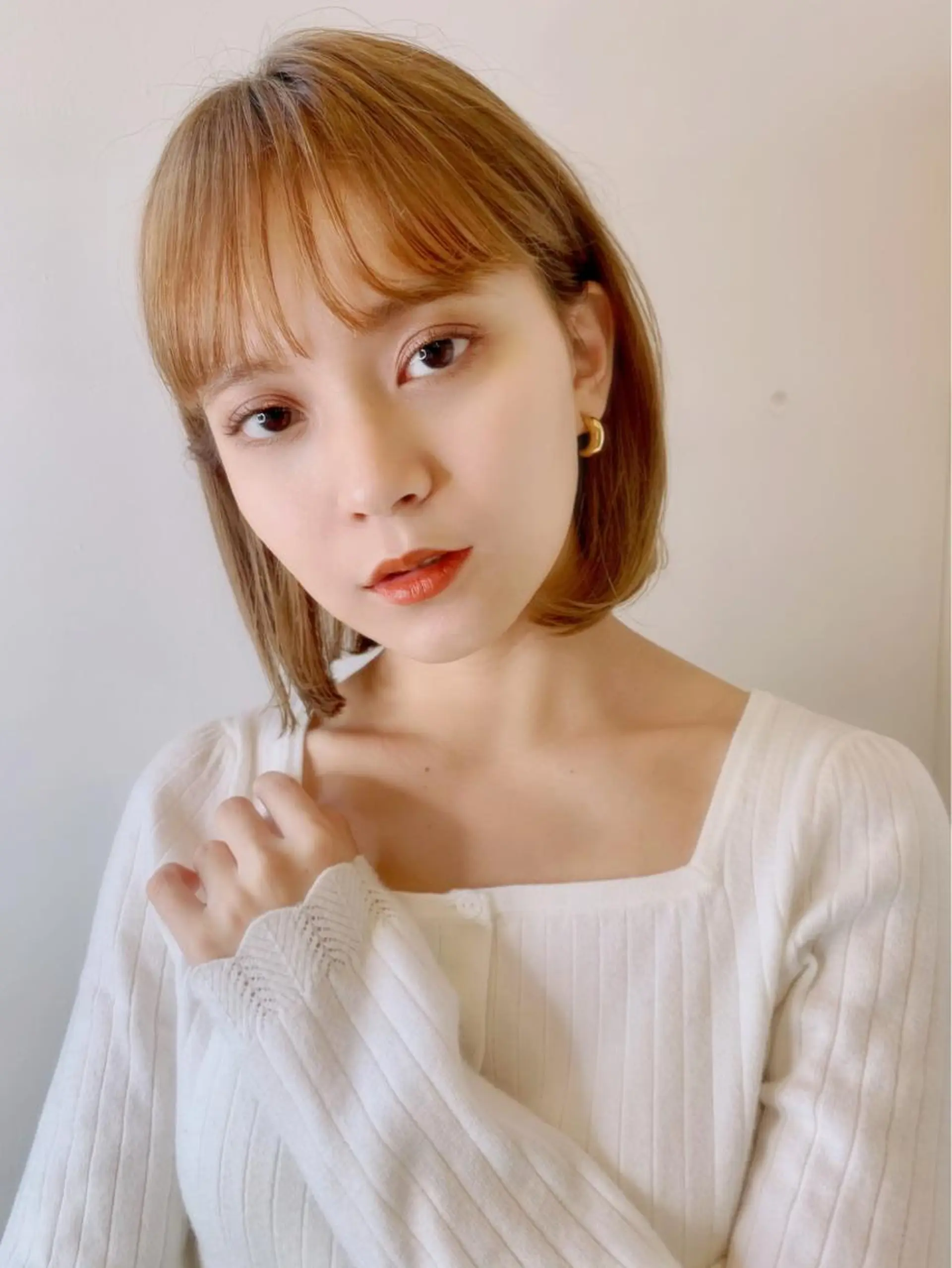 ミディアム カラー ベージュカラー ボブ ヘアカラー トリートメント chama レイヤーカットのヘアスタイル