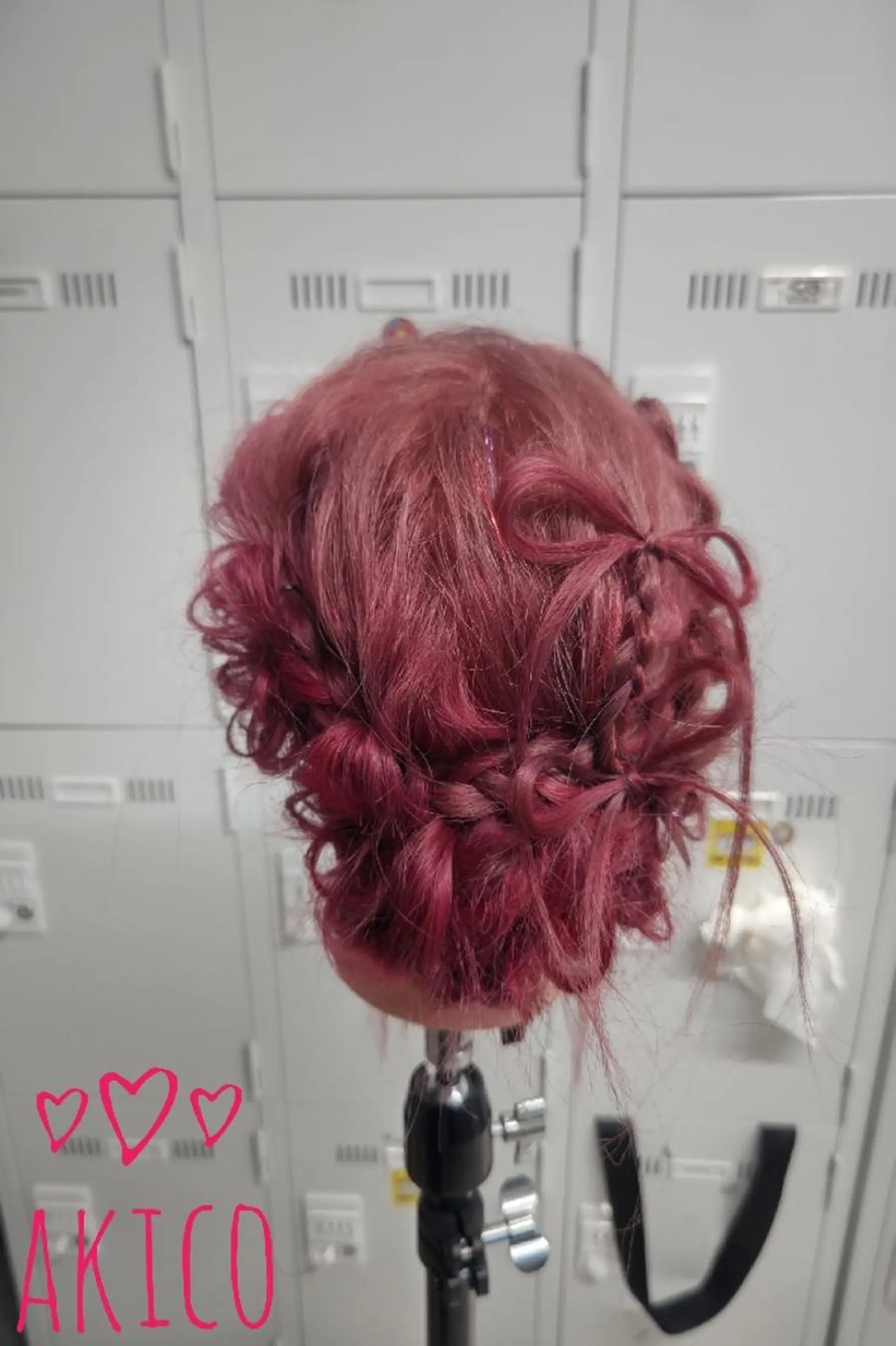 ロング LUXBE GALLERY なんば駅前店所属・ラックスビーギャラリ ー AKICOのヘアスタイル