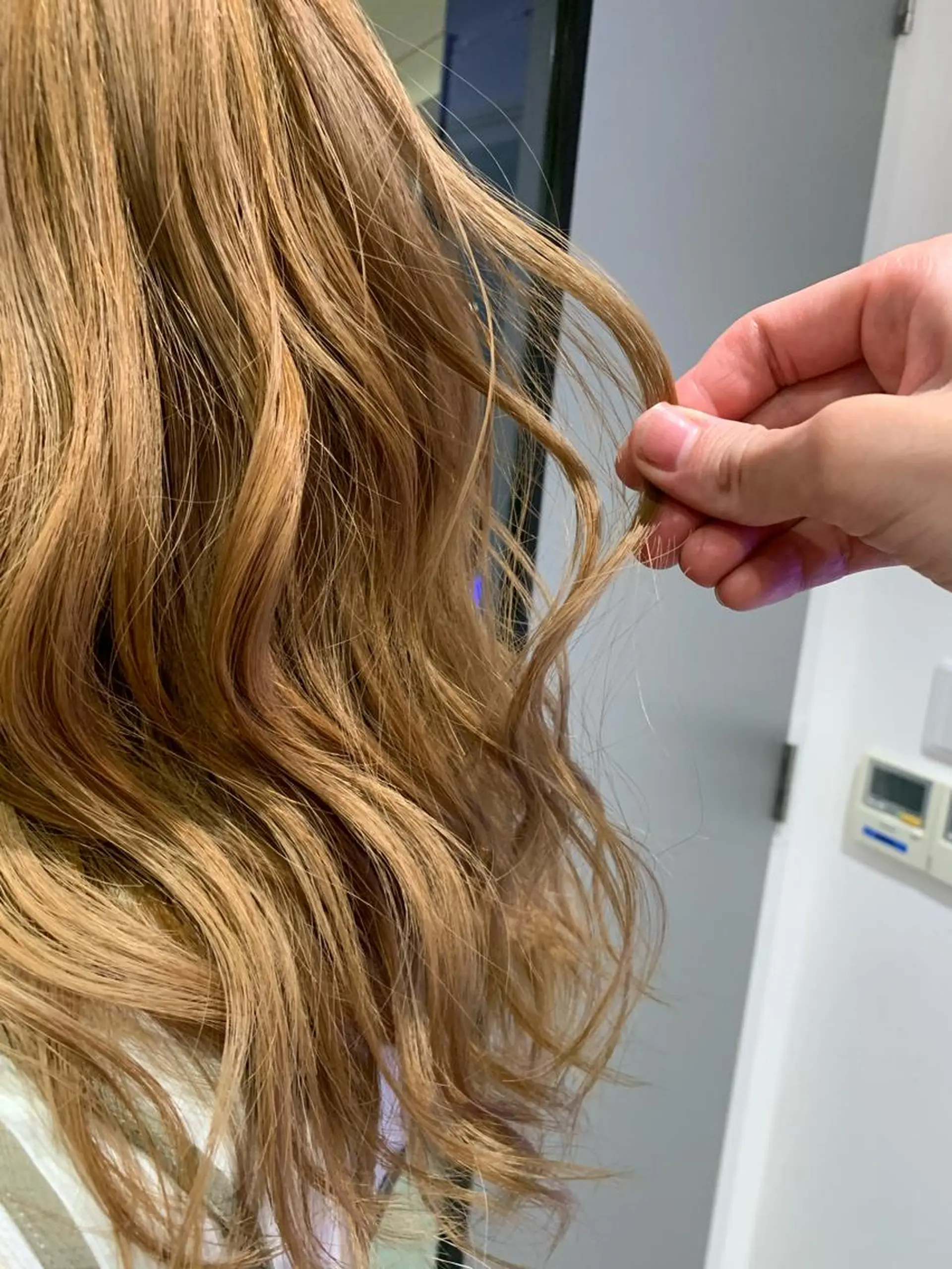 セミロング 大人レイヤー ヨシミカズヤのヘアスタイル