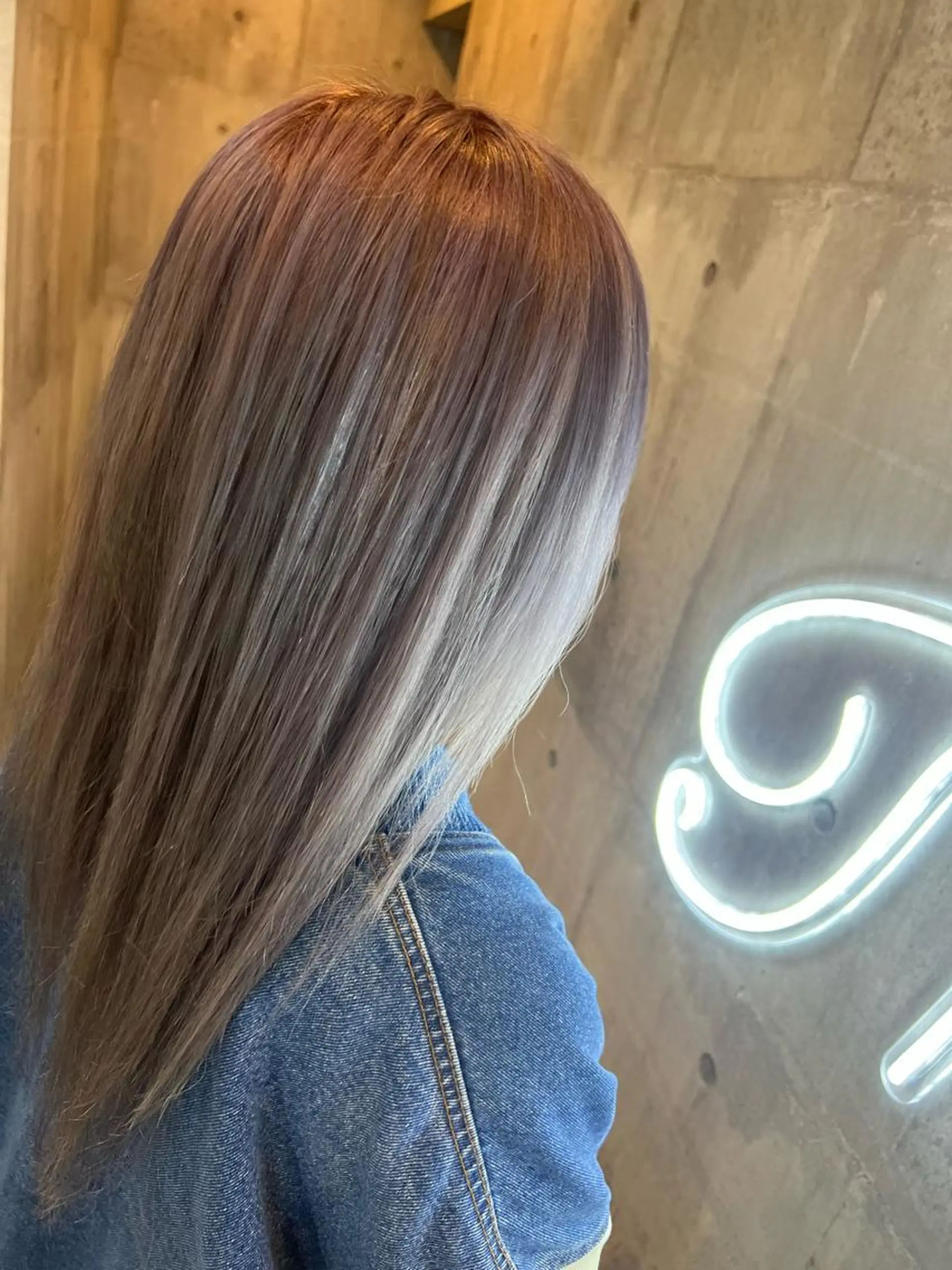 ロング シールエクステ ボブ エクステ ハイライト 髪質改善 ヘアカラー ミルクティーハイトー ン💖副店長mikaのヘアスタイル