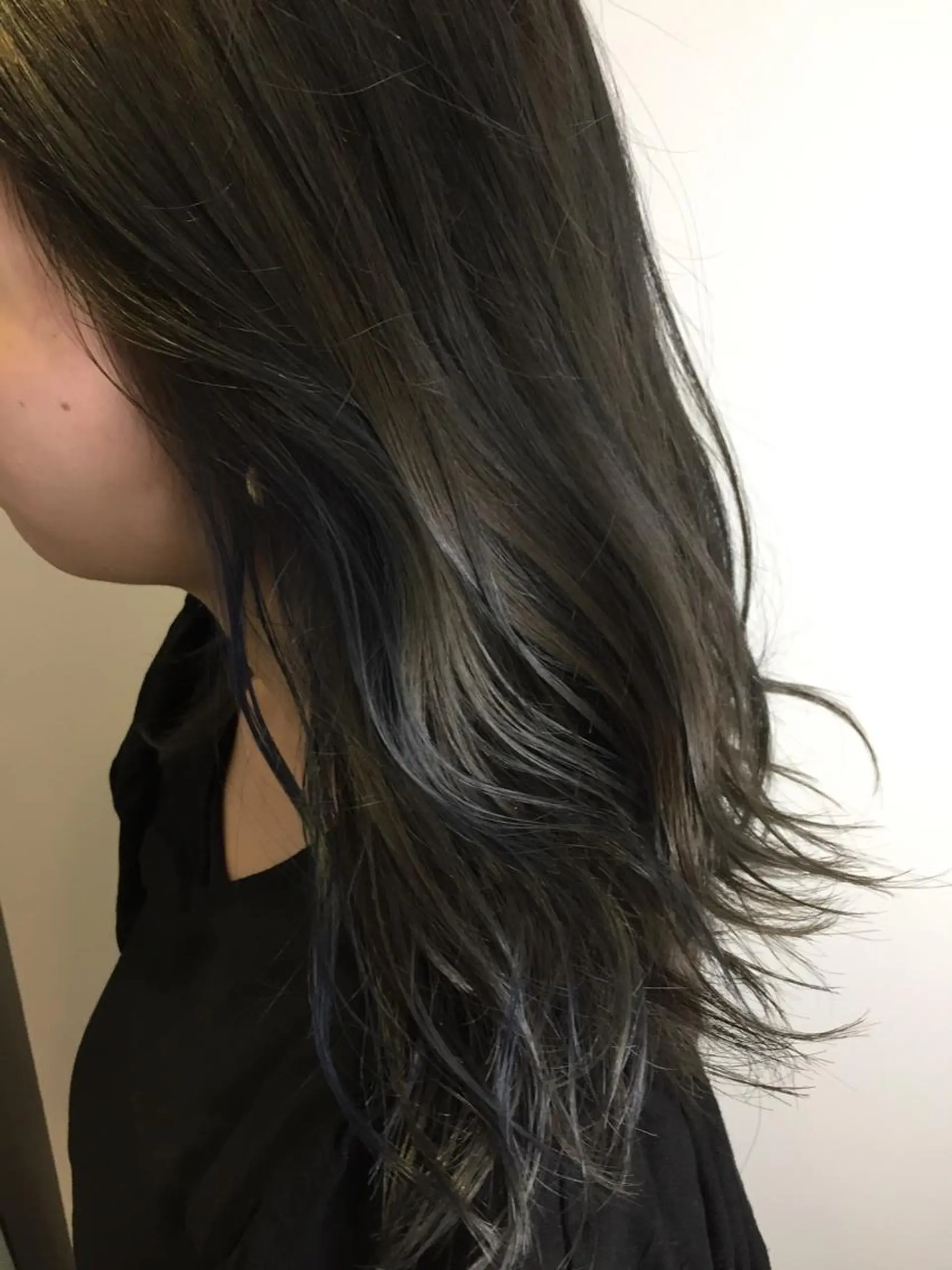 セミロング カラー アッシュ ブルーカラー オリーブアッシュ 原宿サロン代表 デザインカラー伊藤卓のヘアスタイル