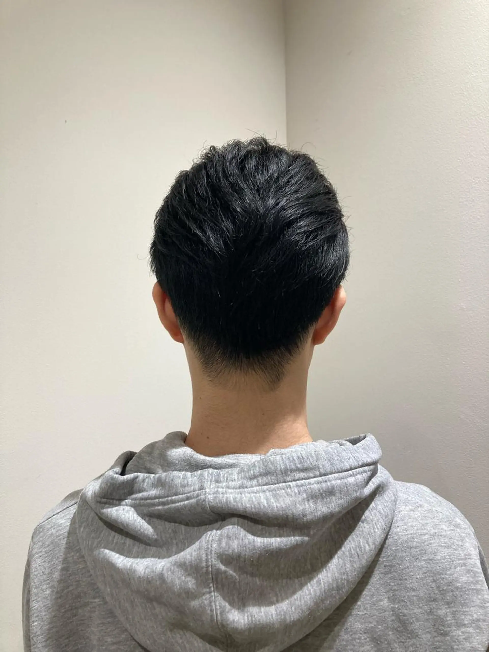 メンズ 刈り上げ カット 折本 沙織のヘアスタイル