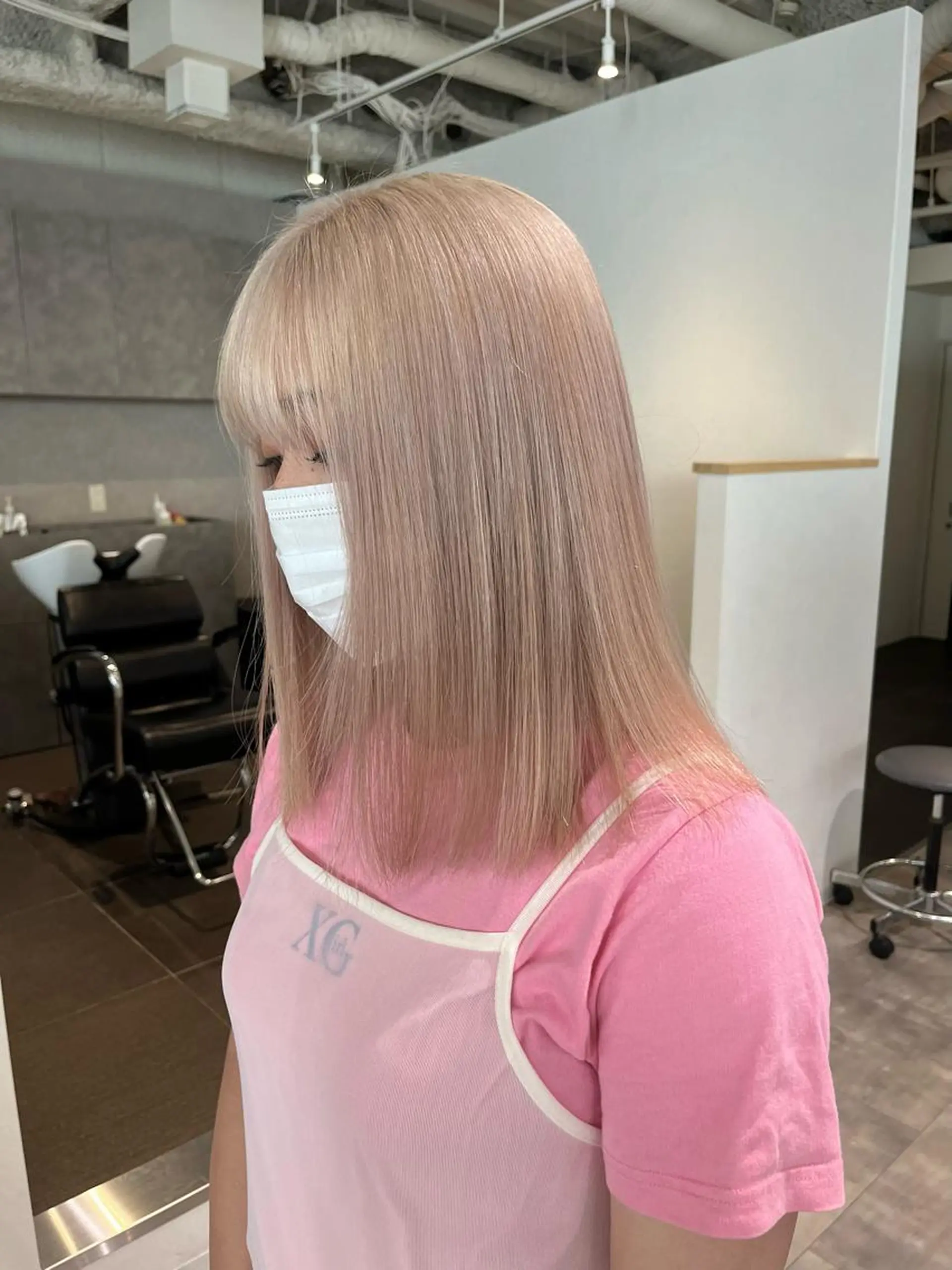 ミディアム カラー ベージュカラー ブロンド ブロンドベージュ ダブルカラー ハイトーンカラー カット ヘアカラー トリートメント 桃果 momokaのヘアスタイル