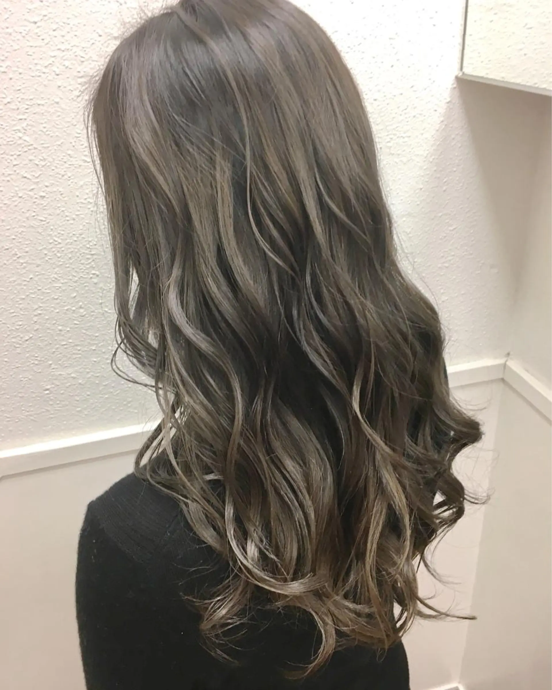 ロング カラー グレージュ ハイライトカラー ハイライト カット ヘアカラー トリートメント 髪質改善/美髪矯 正ヤマモトハルキのヘアスタイル