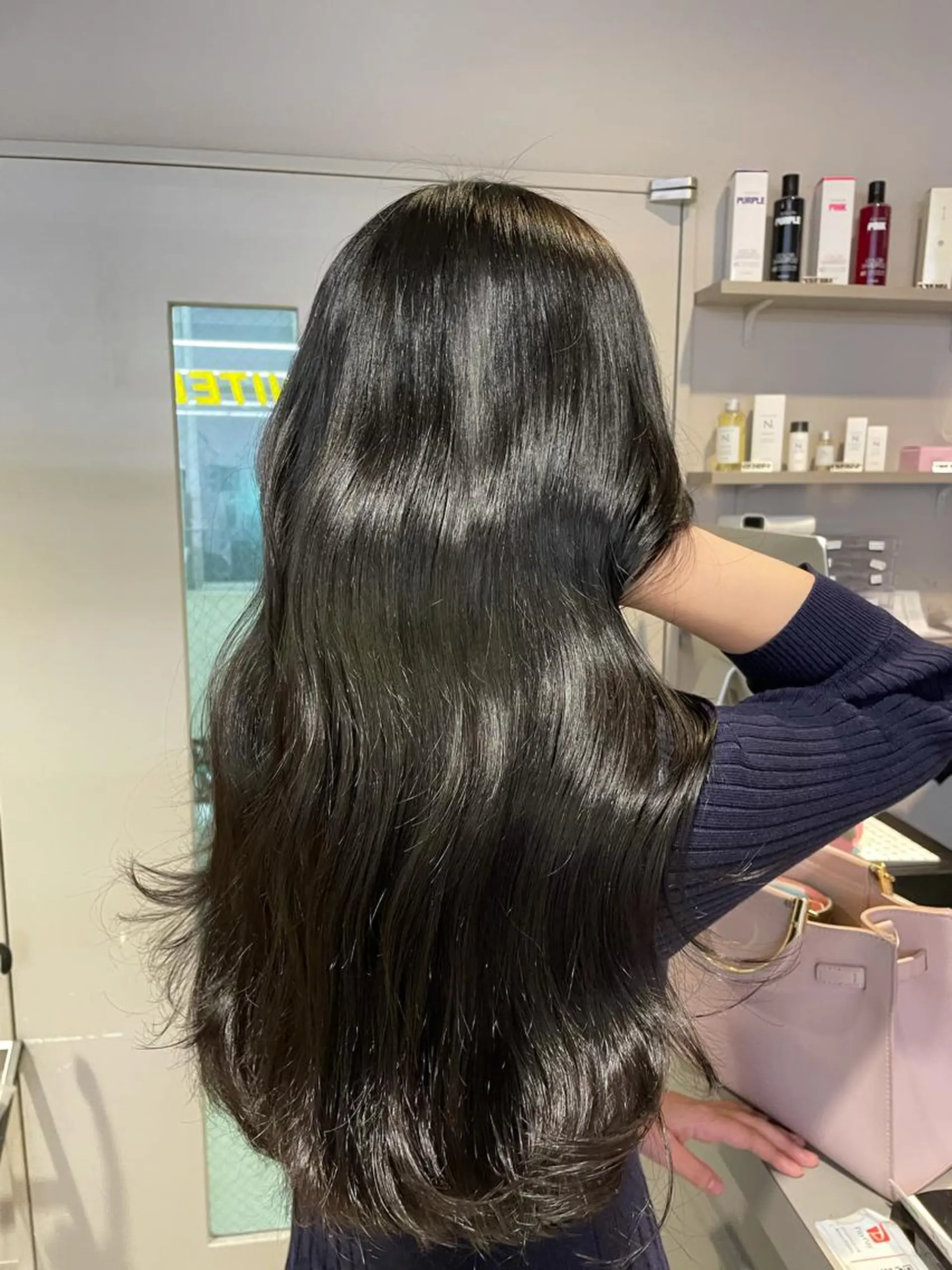 ミディアム カラー カット ヘアカラー トリートメント ヘッドスパ ヘアセット 韓国レイヤー ハッシュカットのヘアスタイル