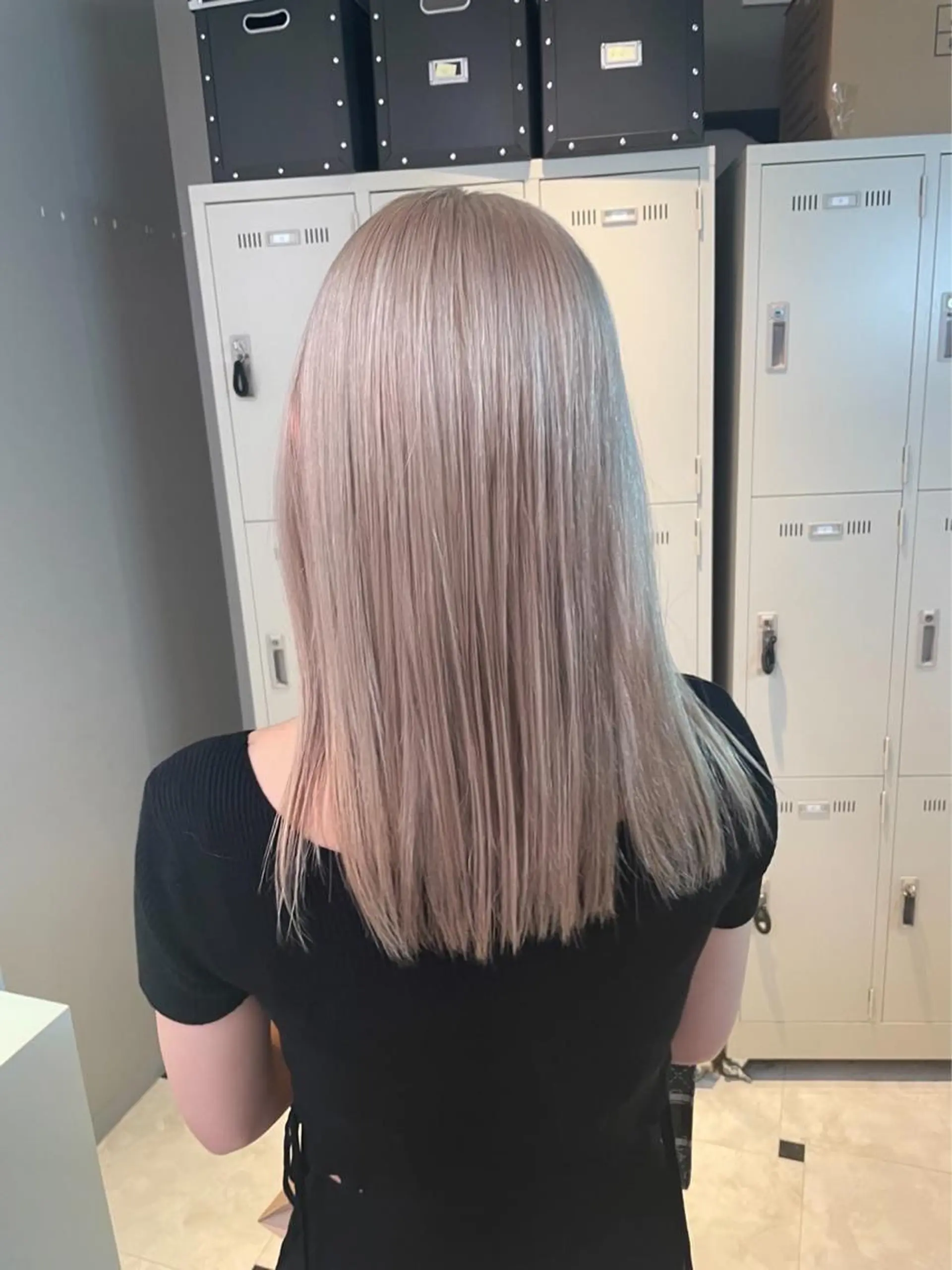 ミディアム ヘアカラー ブリーチ✖️ 縮毛LANDのヘアスタイル