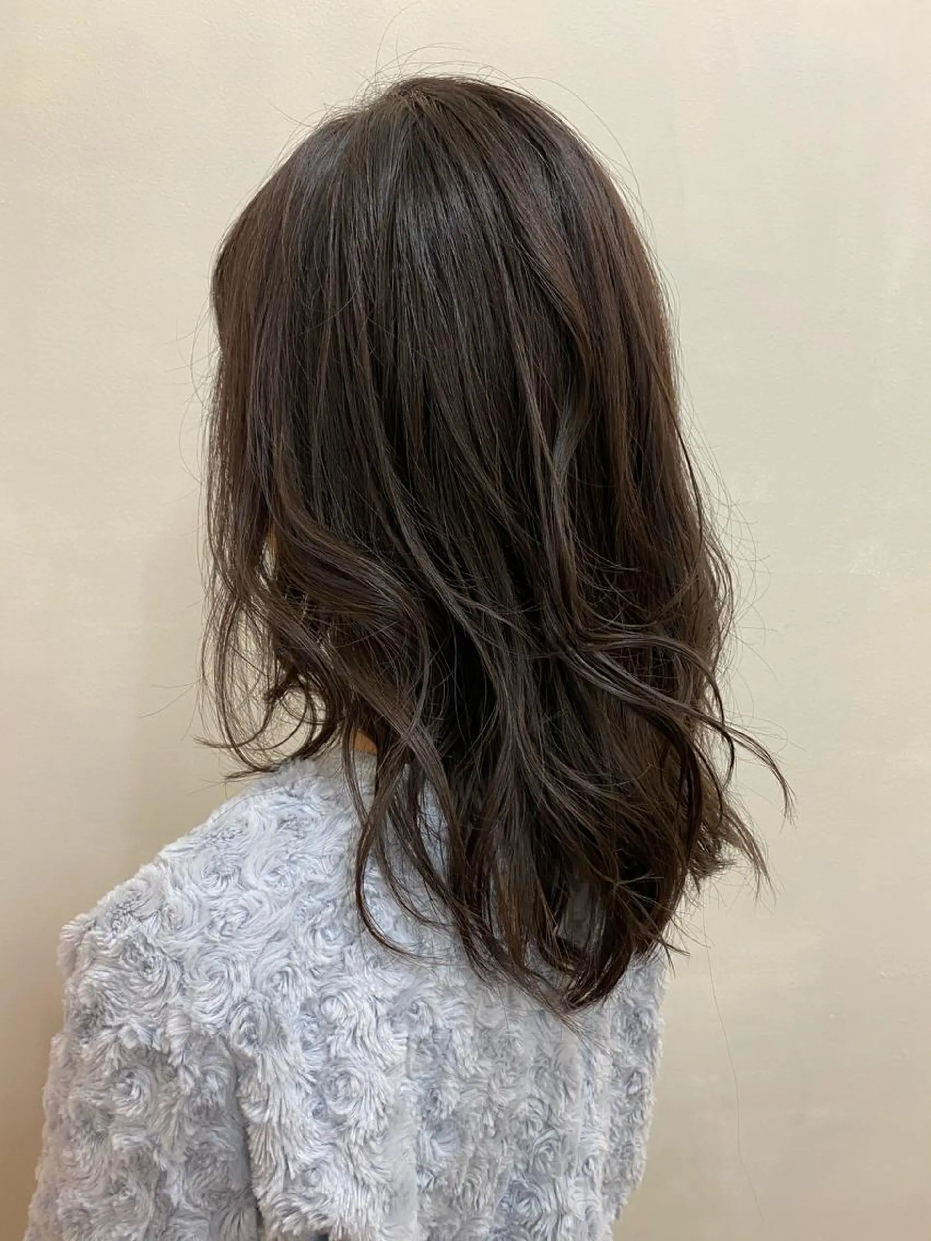 ロング カラー アッシュ シルバー シルバーアッシュ カット ヘアカラー 西村 恵祐のヘアスタイル