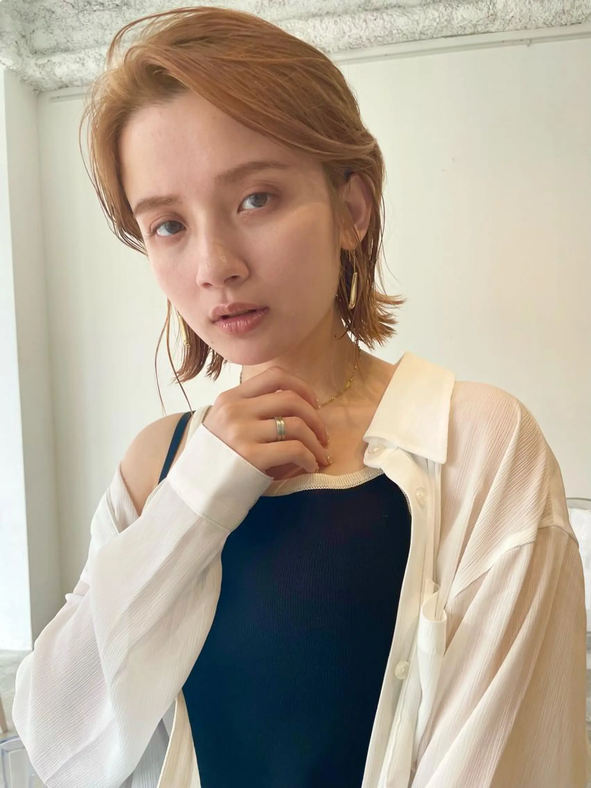 ミディアム カット ヘアカラー トリートメント mood alissaのヘアスタイル