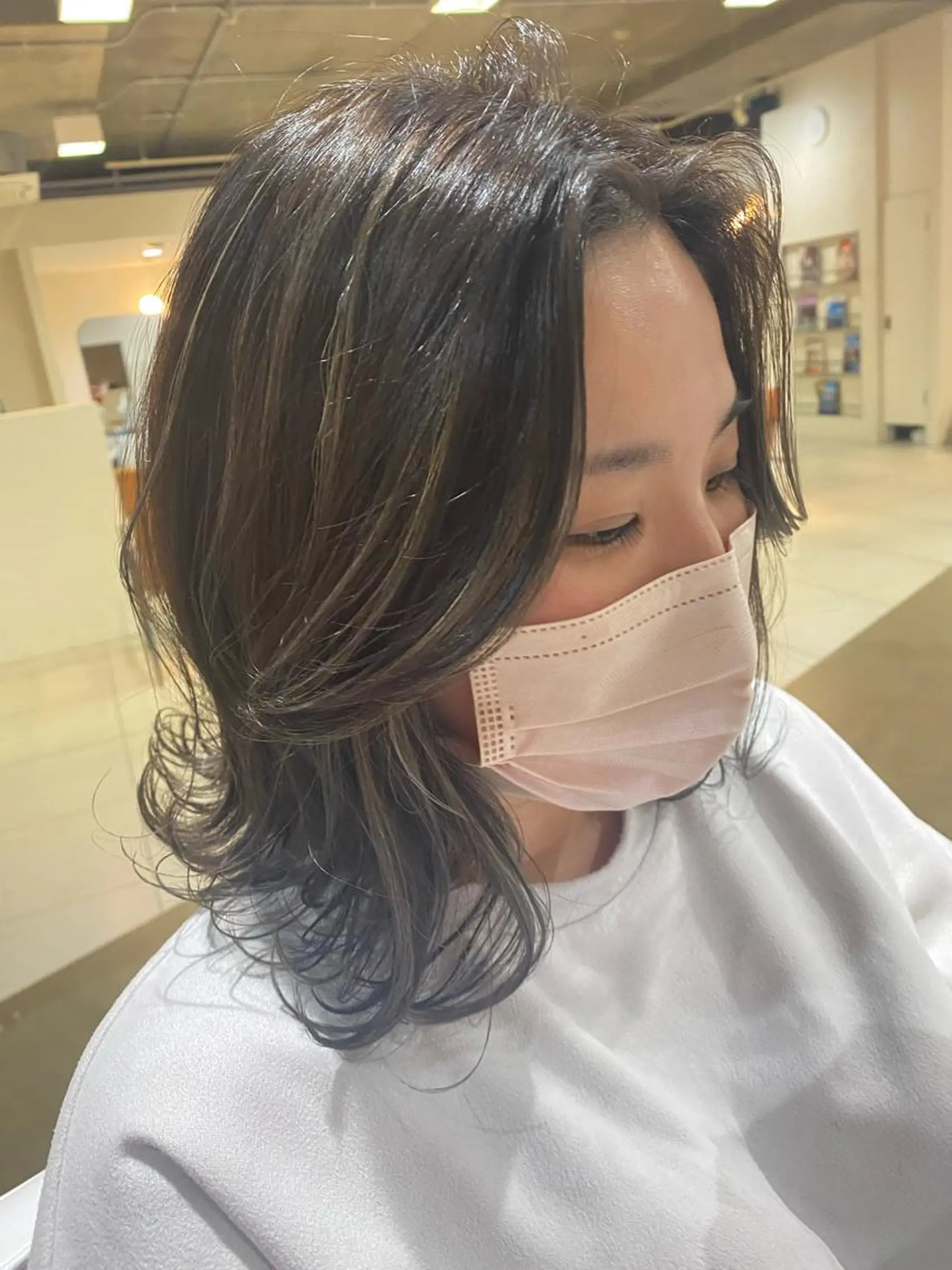 ミディアム ハイライト I nagiのヘアスタイル