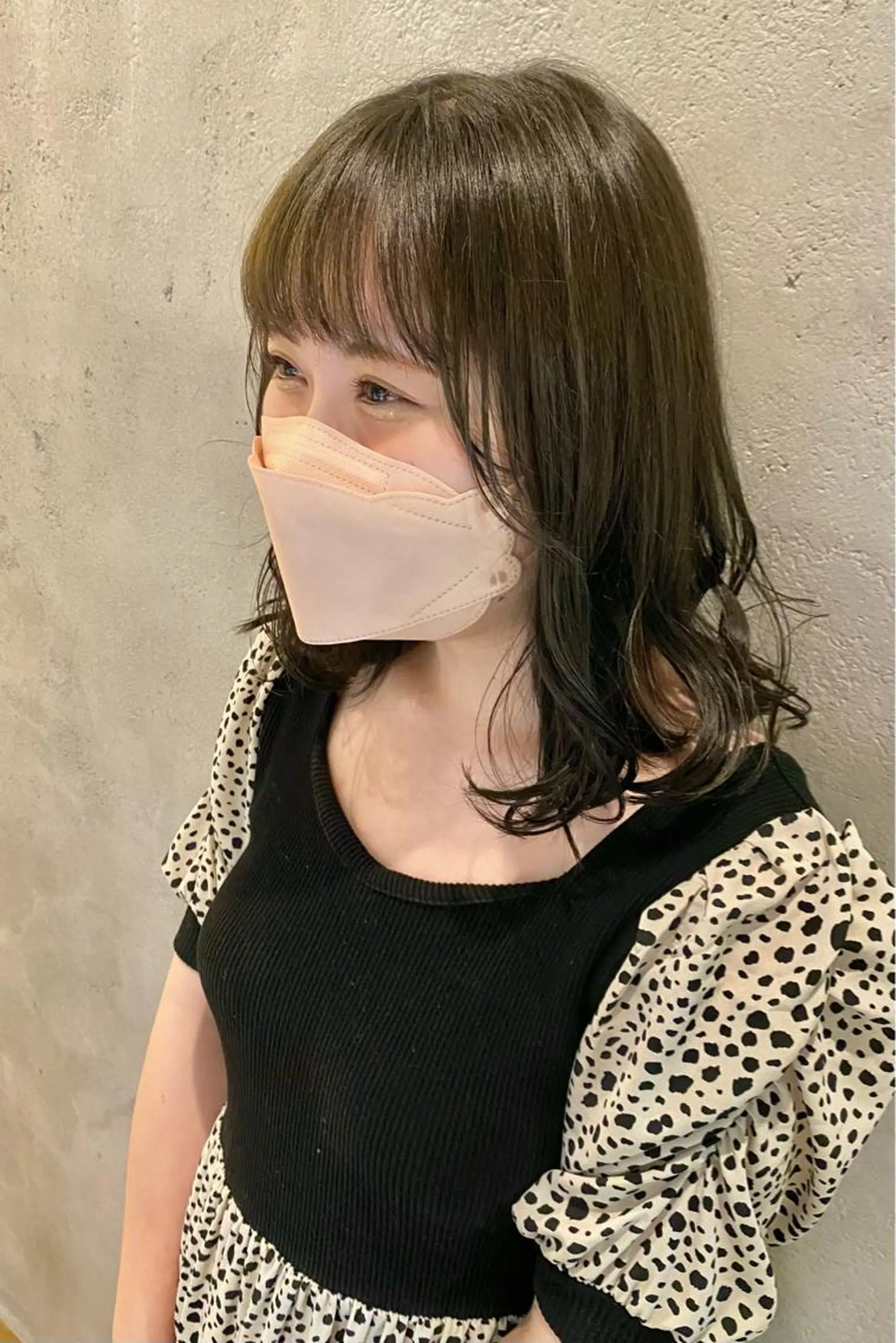 ミディアム カラー 菊地 紗矢のヘアスタイル