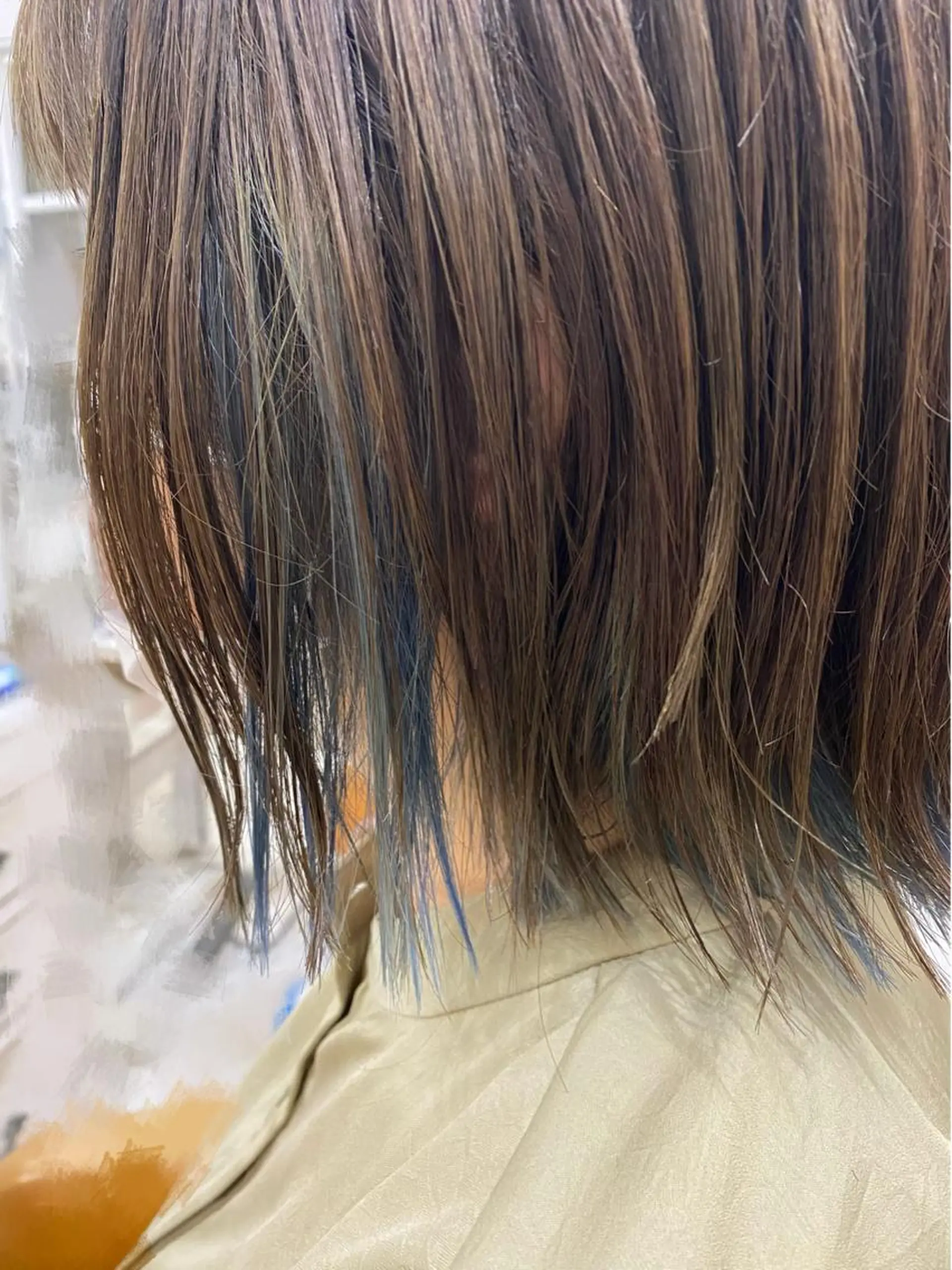 ミディアム カラー ブルーカラー イヤリングカラー カット ヘアカラー トリートメント ♡オシャ髪♡AI ✂️newi町田のヘアスタイル