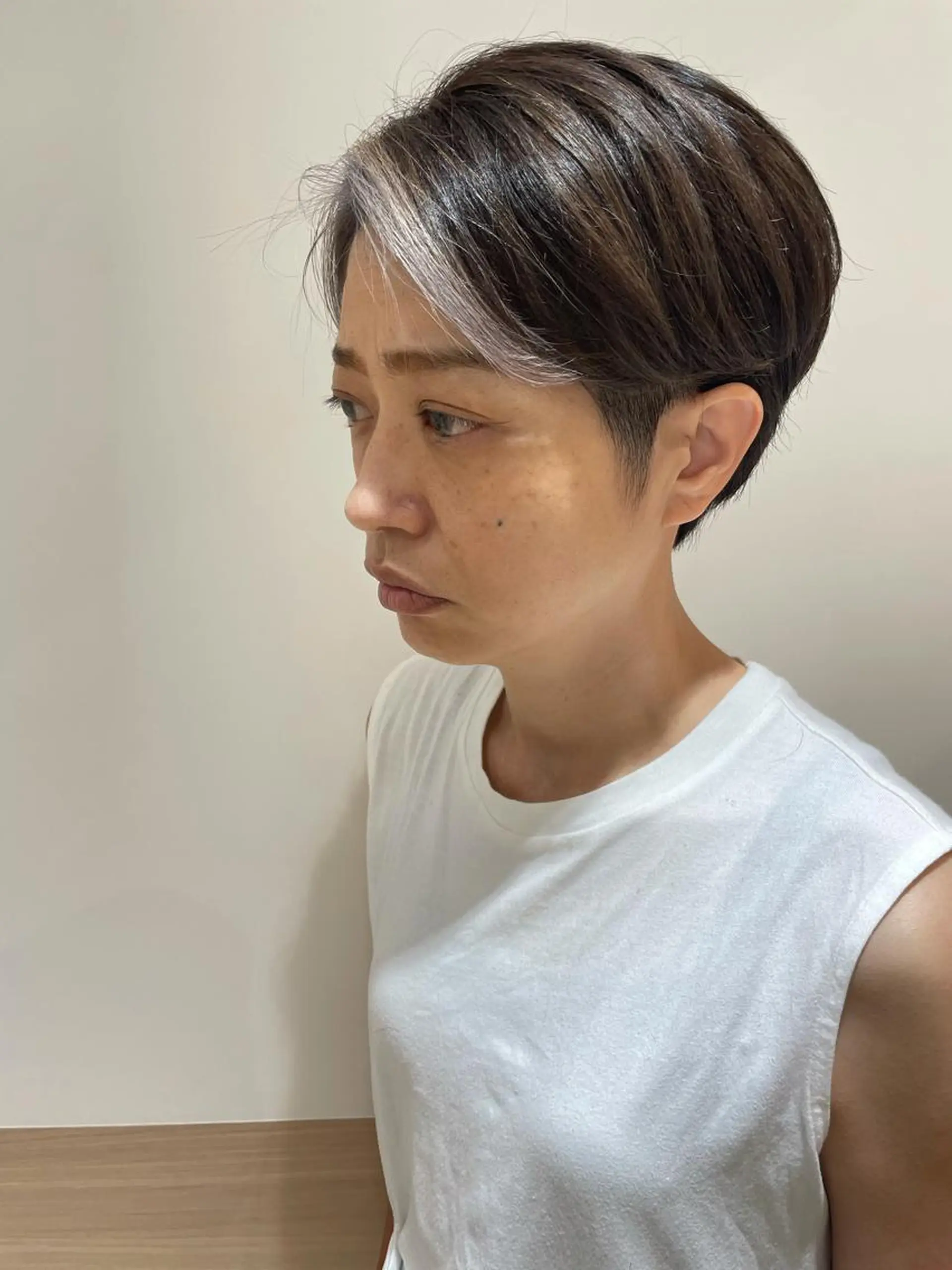 ショート カラー ミストバング ブリーチ ブラウンカラー ケアブリーチ ダークブラウン カット ヘアカラー GO TODAY SHAiRE SALON所属・天野 瑠真のヘアスタイル
