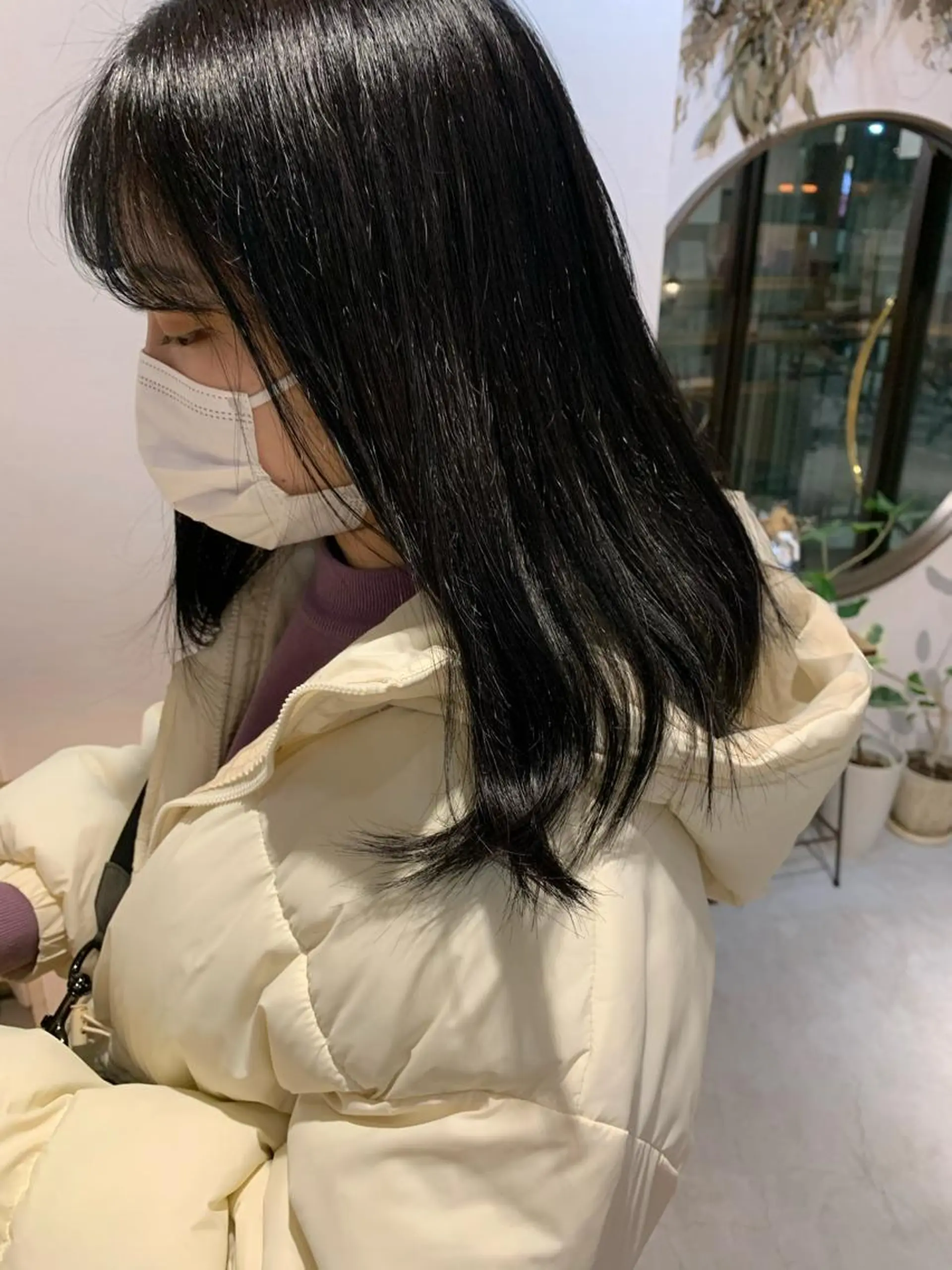 セミロング カラー ヘアアレンジ ブルーカラー ブルージュ 透明感カラー pu+on. nailworks所属・fuyumi / ニュアンスネイルのネイルデザイン