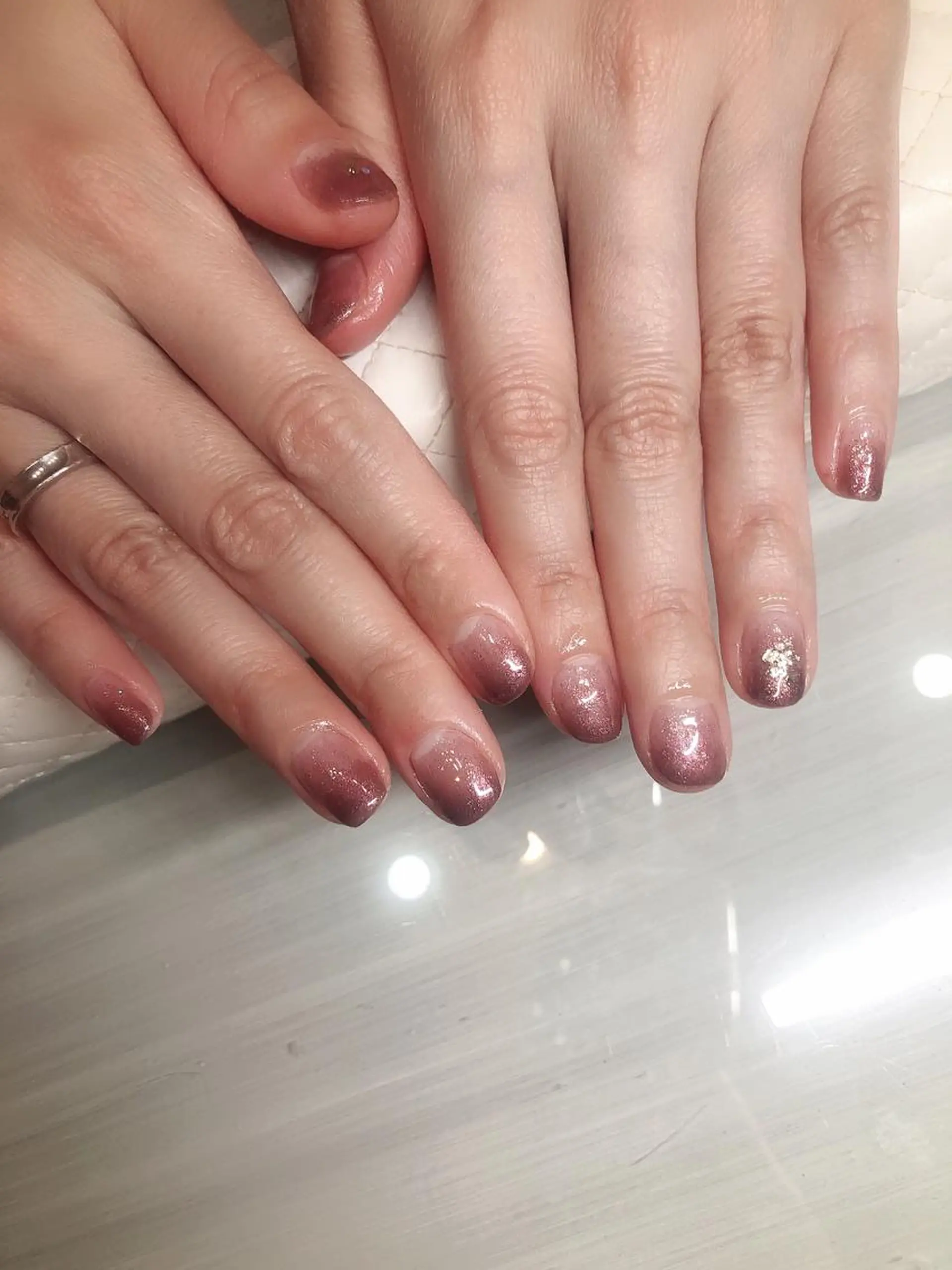 ネイル ジェルネイル グラデーション ラメ(グリッター) ラメグラデーション GEM所属・Gem  the beauty玲衣のネイルデザイン