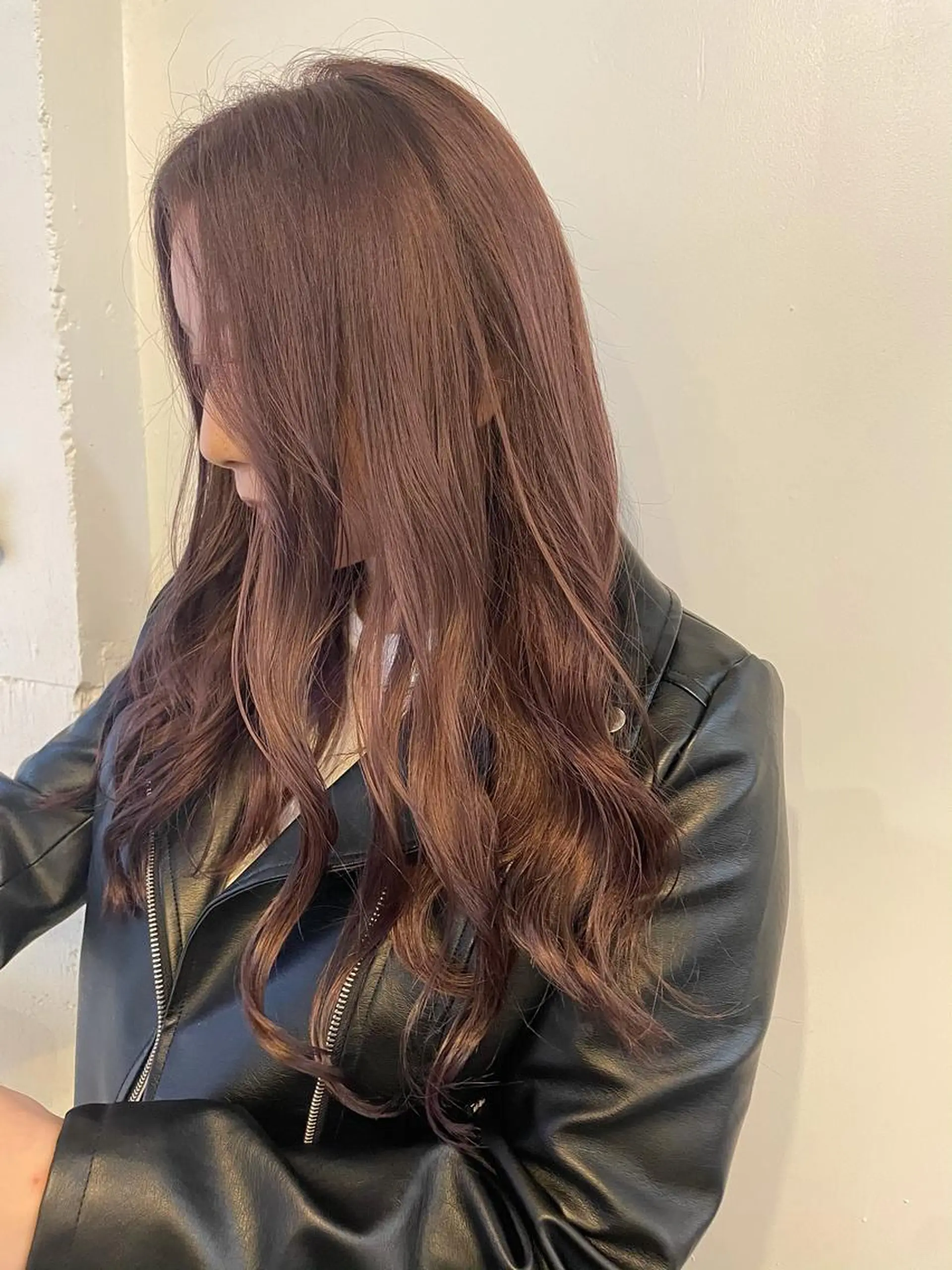 ロング カラー ブリーチ ラベンダーカラー ピンクカラー ピンクラベンダー 安藤 佑衣のヘアスタイル