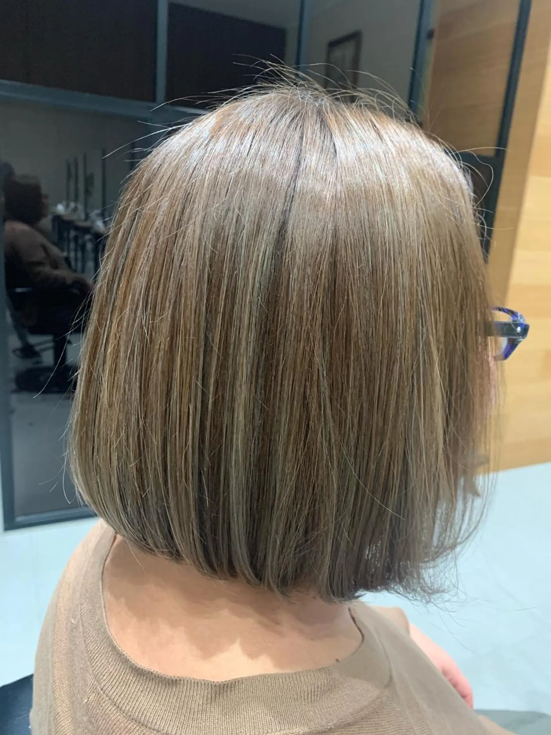 ミディアム 大木 華のヘアスタイル