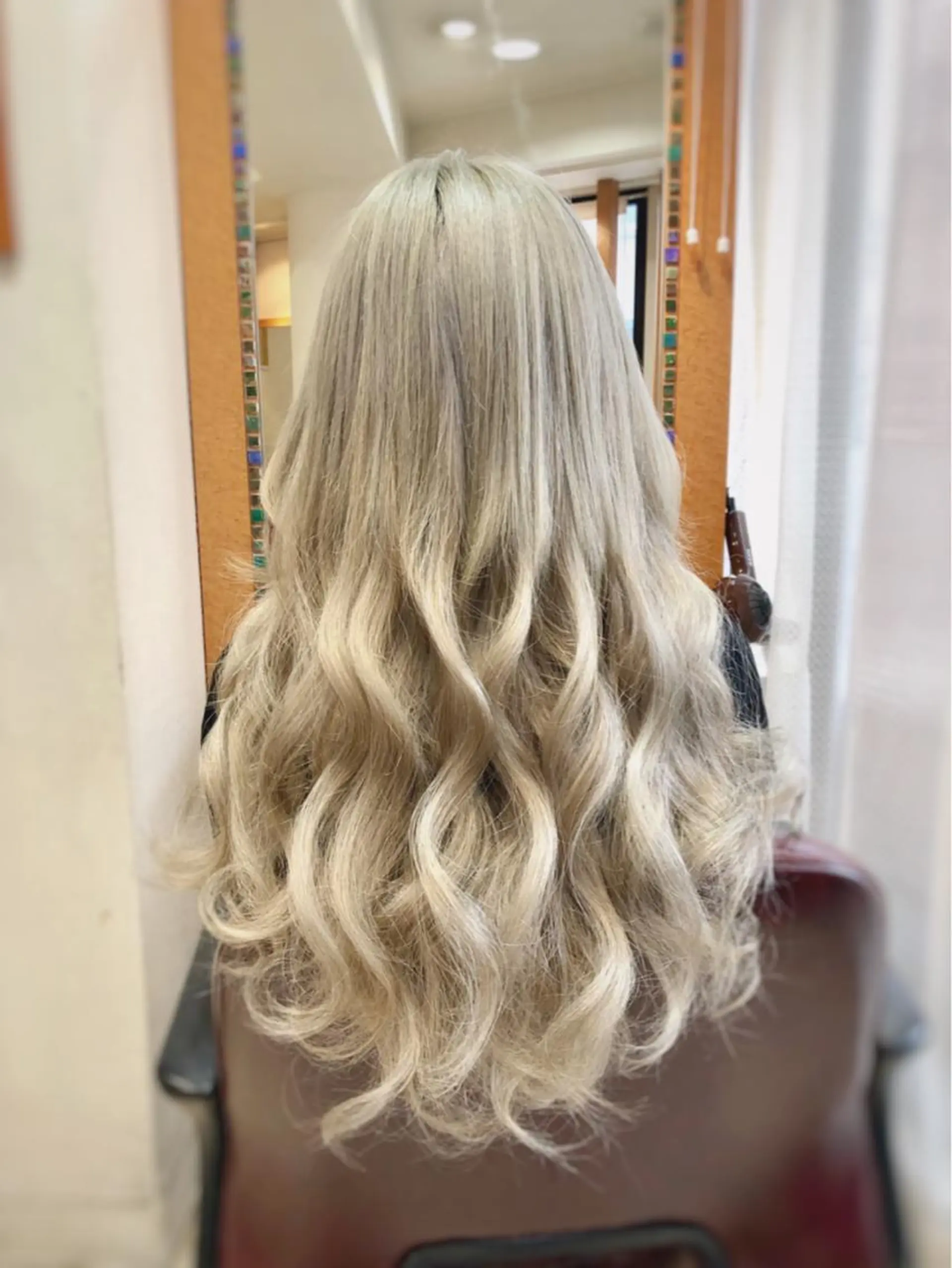 ロング カラー ブリーチ エクステ カット ヘアカラー エクステ ヘアセット 韓国ヘア🤍髪質改善 🇰🇷AKANEのヘアスタイル