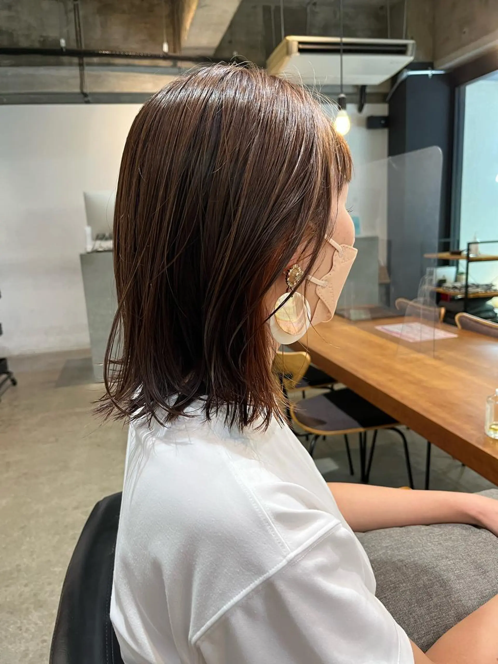 ショート カラー オリーブカラー 小河 穂香のヘアスタイル