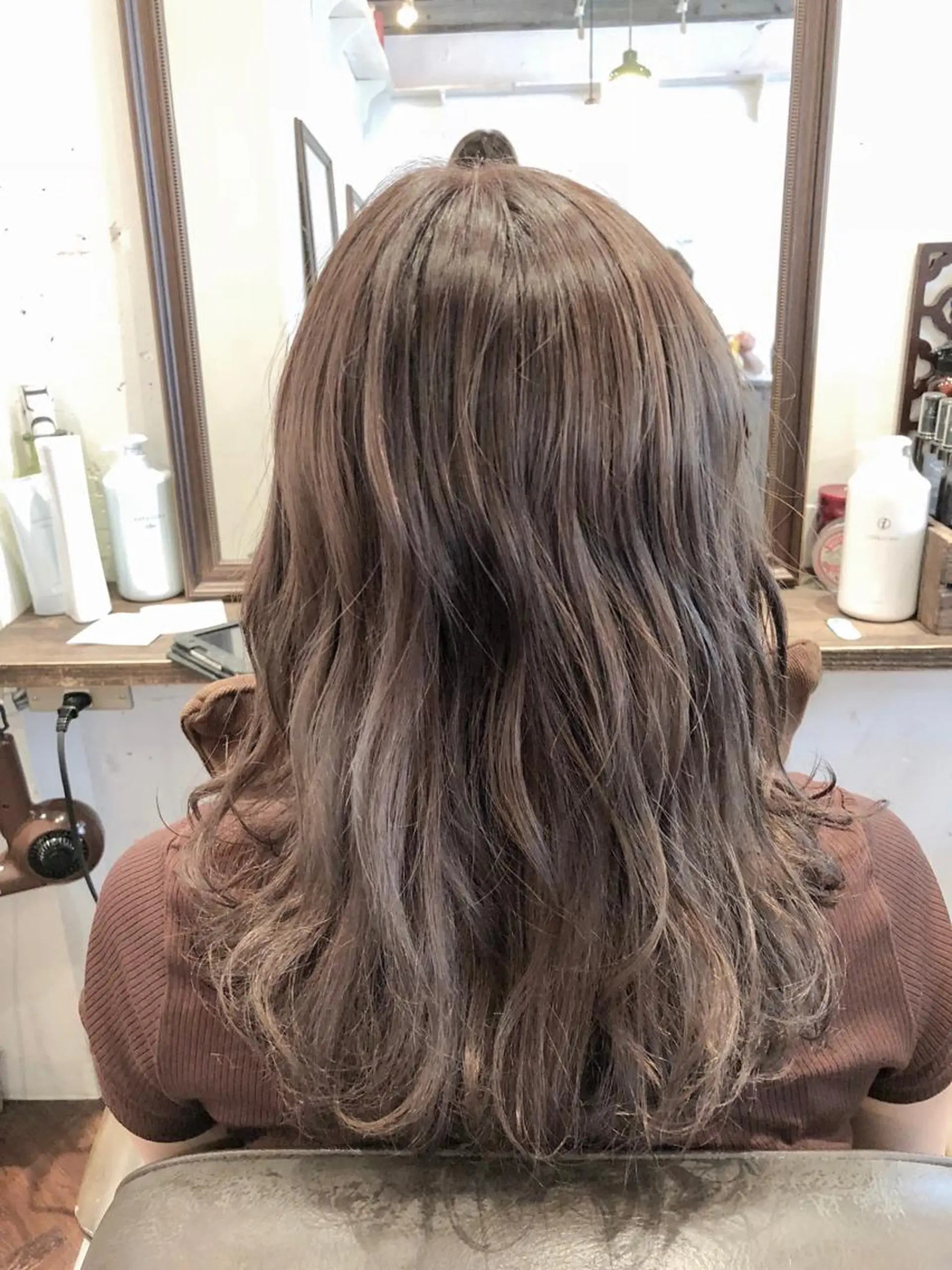 ミディアム カラー ヘアアレンジ ブリーチ グレージュ ヘアカラー いしだ みさきのヘアスタイル