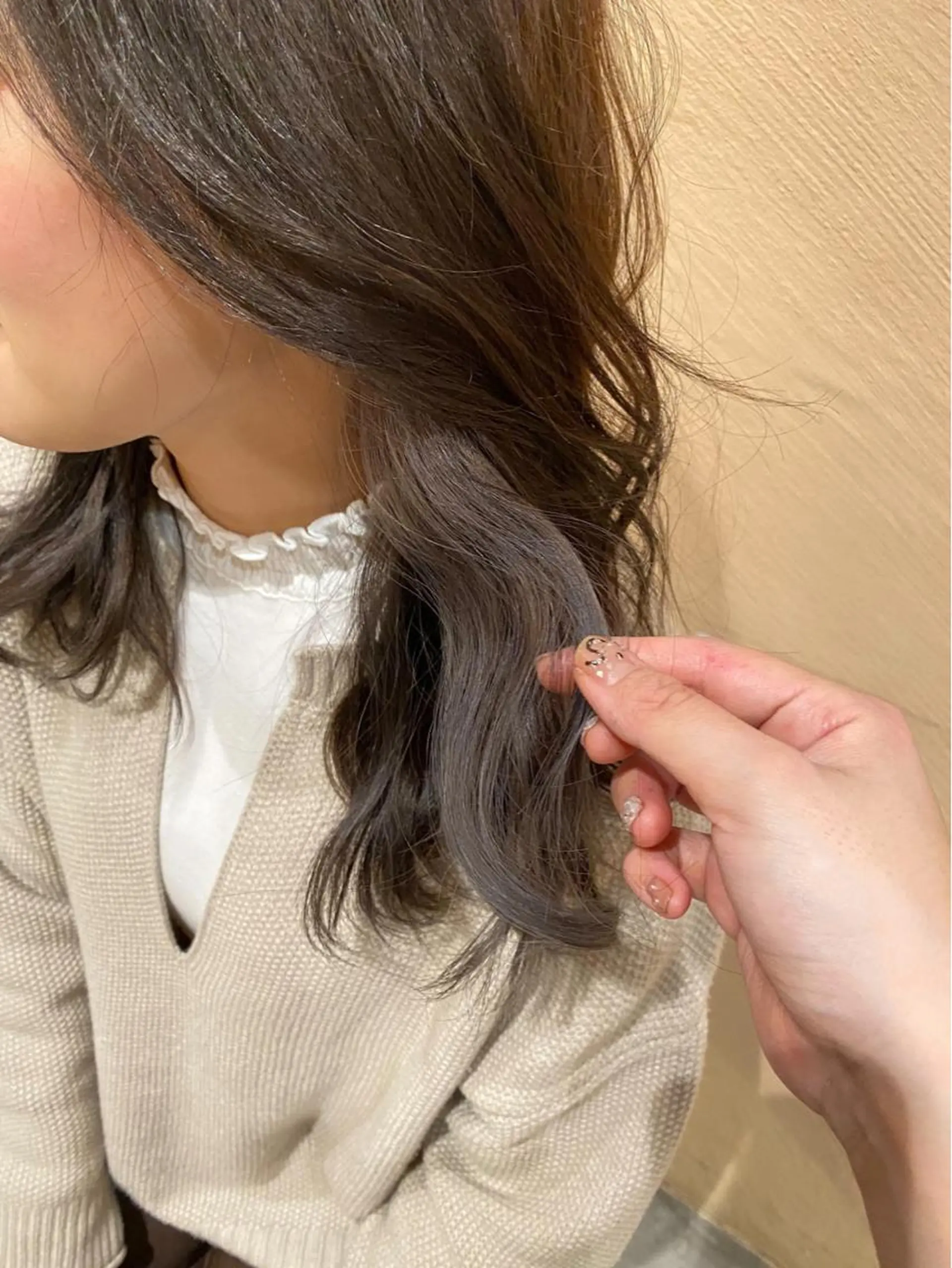 ロング カラー 箭内葉月🌿 フェザーパーマ🌿のヘアスタイル