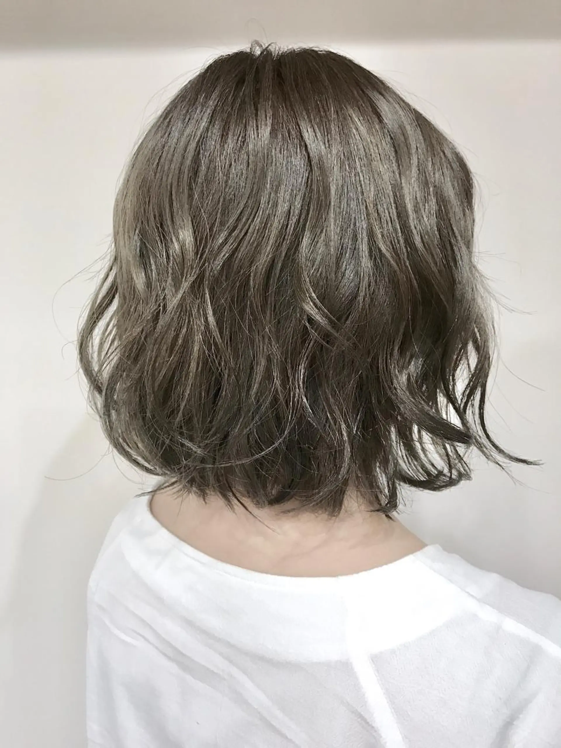 ミディアム アッシュ 女性専用サロン 【中崎町】ゆきみのヘアスタイル