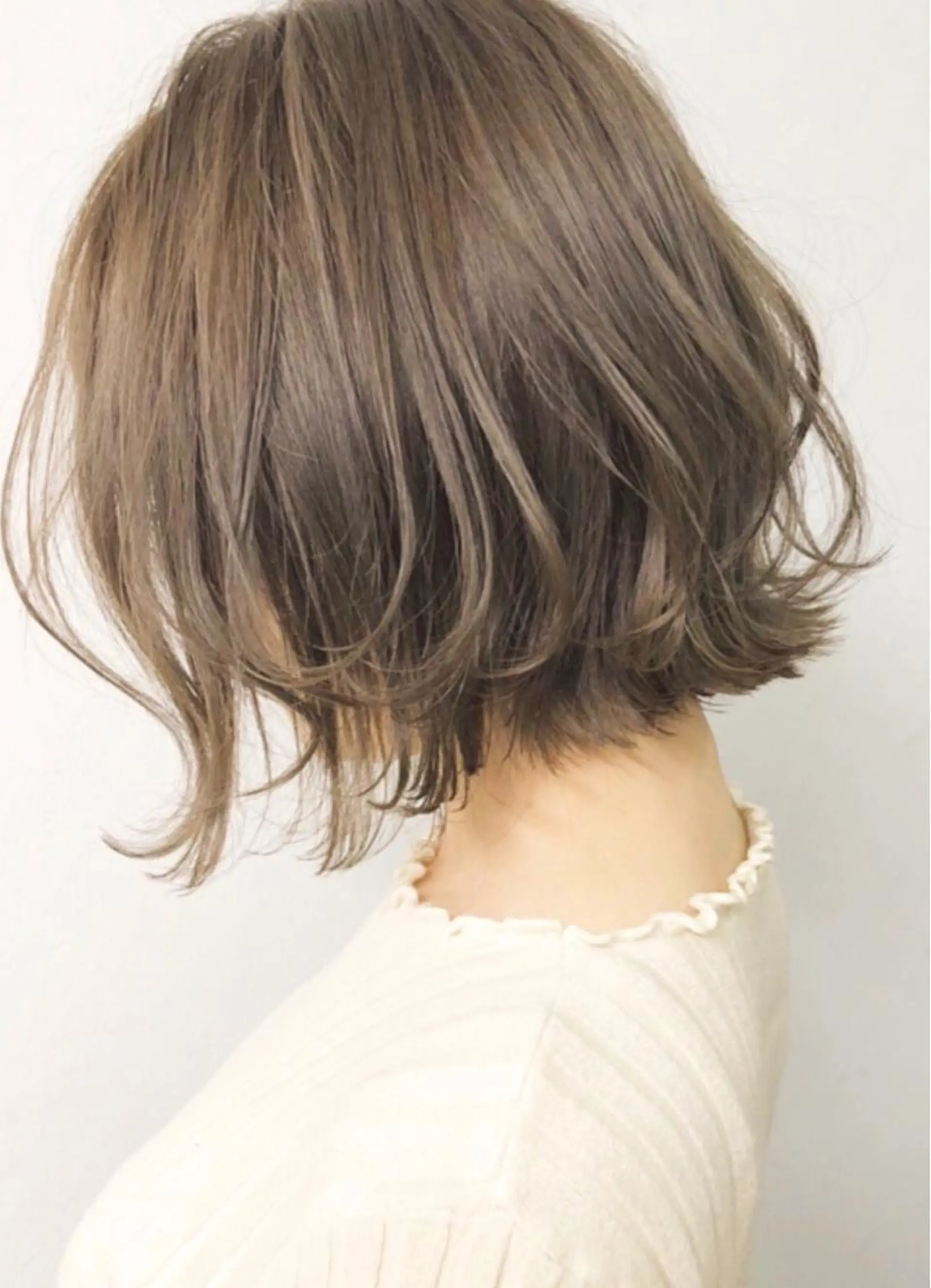 ショート カラー ベージュカラー ブリーチ ハイトーンカラー ハイトーンベージュ ブリーチなしカラー ヘアカラー 骨格整形カット/ ショート✂️堀夢哉のヘアスタイル
