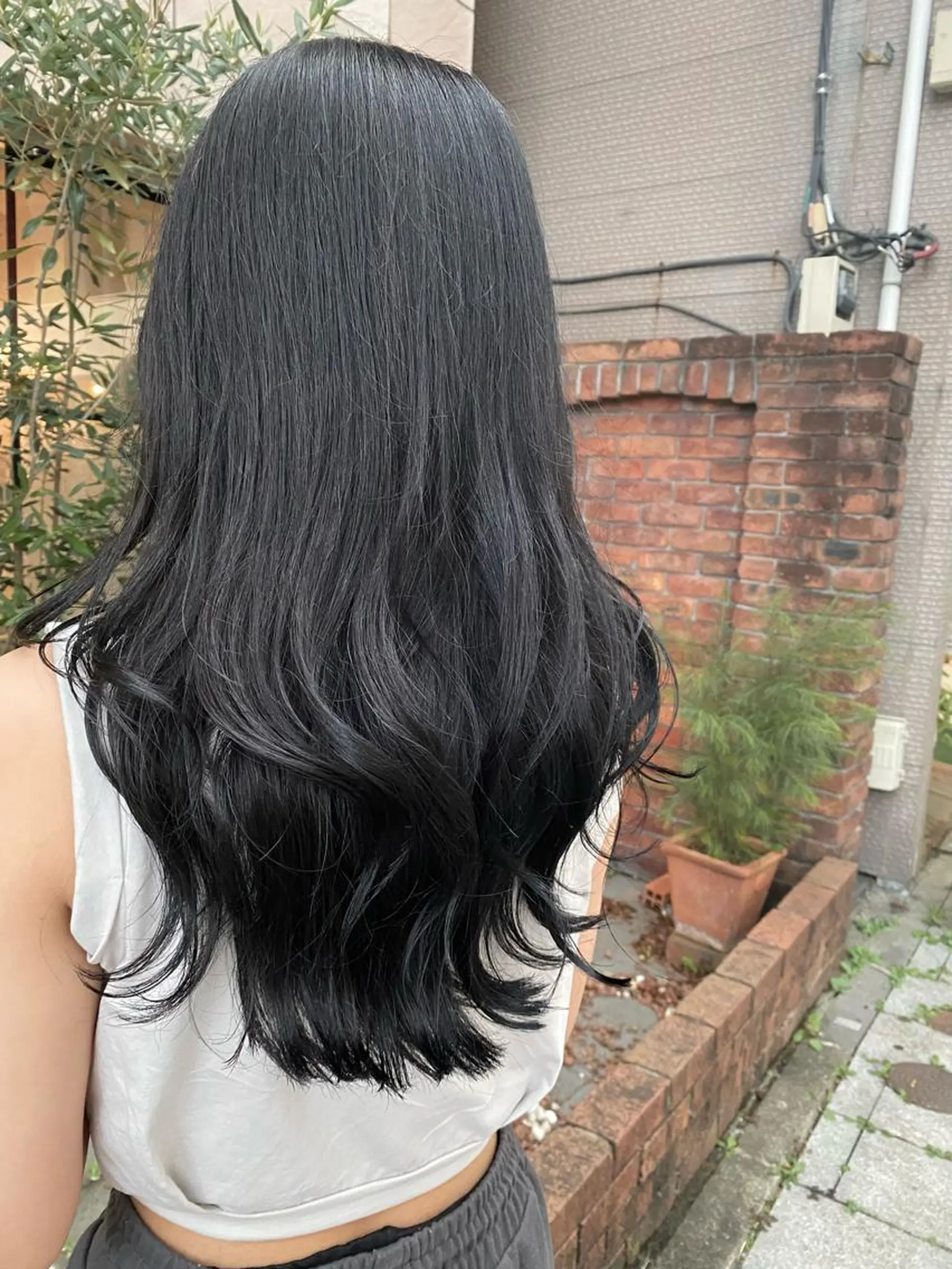 ロング カラー 黒髪 ブルーカラー ブルーブラック カット ヘアカラー トリートメント ケアカラーリスト✂️ SHIAN   フジのヘアスタイル