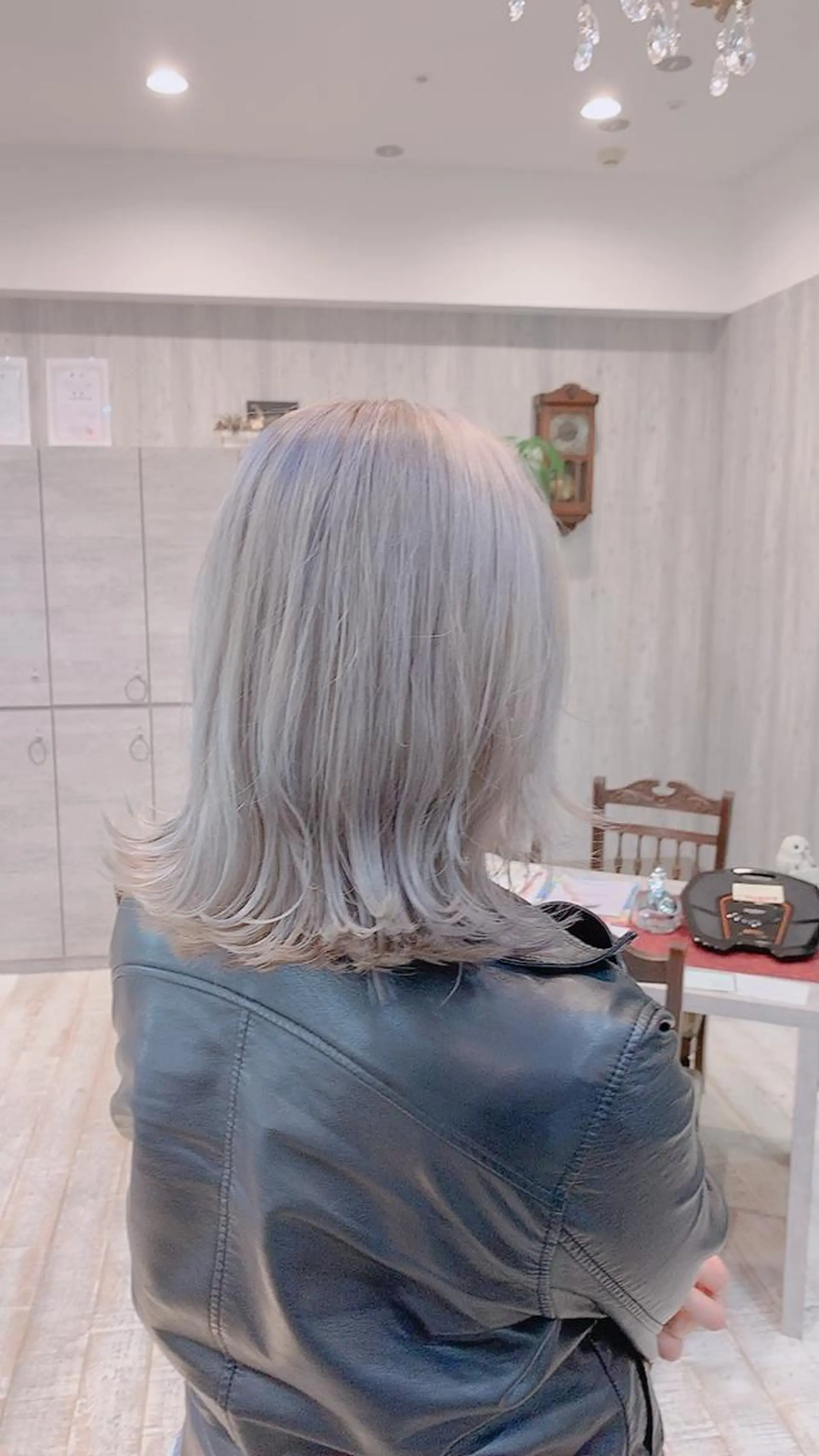 ミディアム カラー VERBENA所属・ハイライト／艶カラー 大河シンジのヘアスタイル