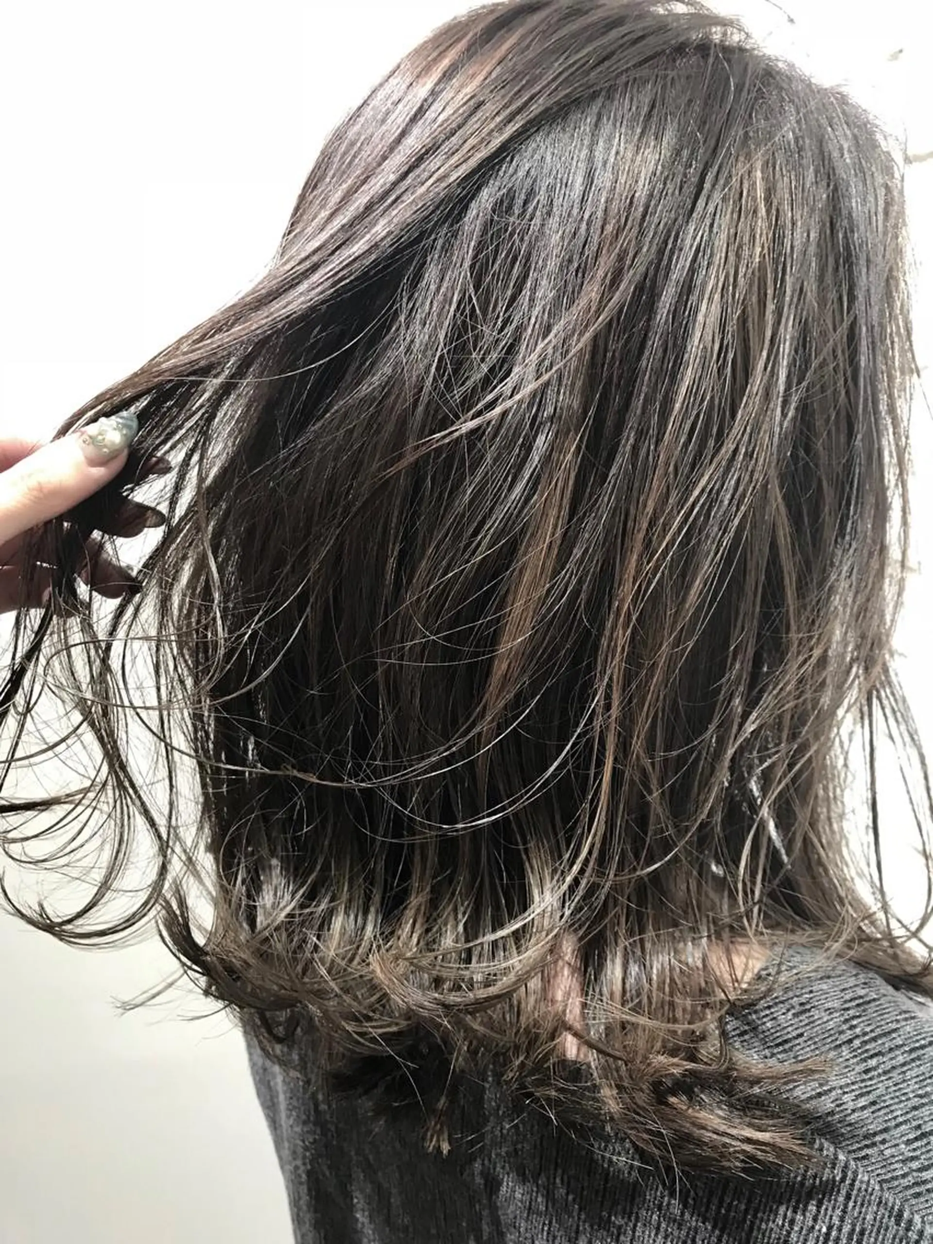 ミディアム カラー ブリーチ ハイライトカラー ハイライト Neale. yumiの眉毛・アイブロウイメージ