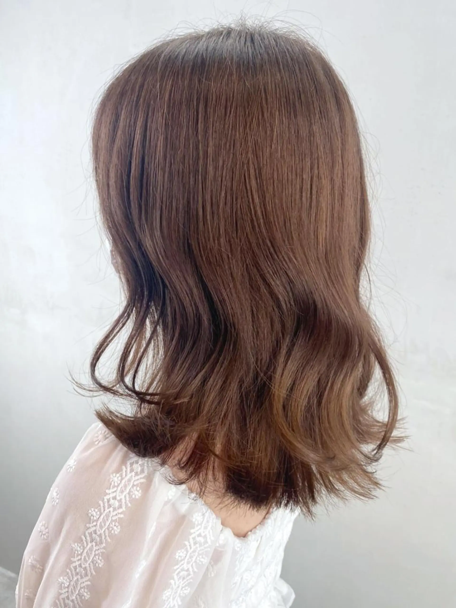 ミディアム カラー パーマ ヘアアレンジ アッシュ アッシュブラウン ブラウンカラー カット ITbyALBUM 松戸のヘアスタイル
