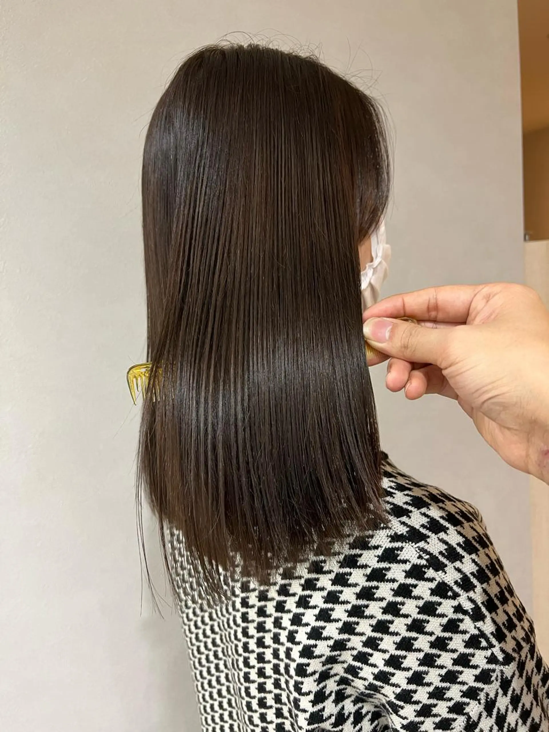 ミディアム カット ヘアカラー トリートメント 髪質改善 貸切サロンのヘアスタイル