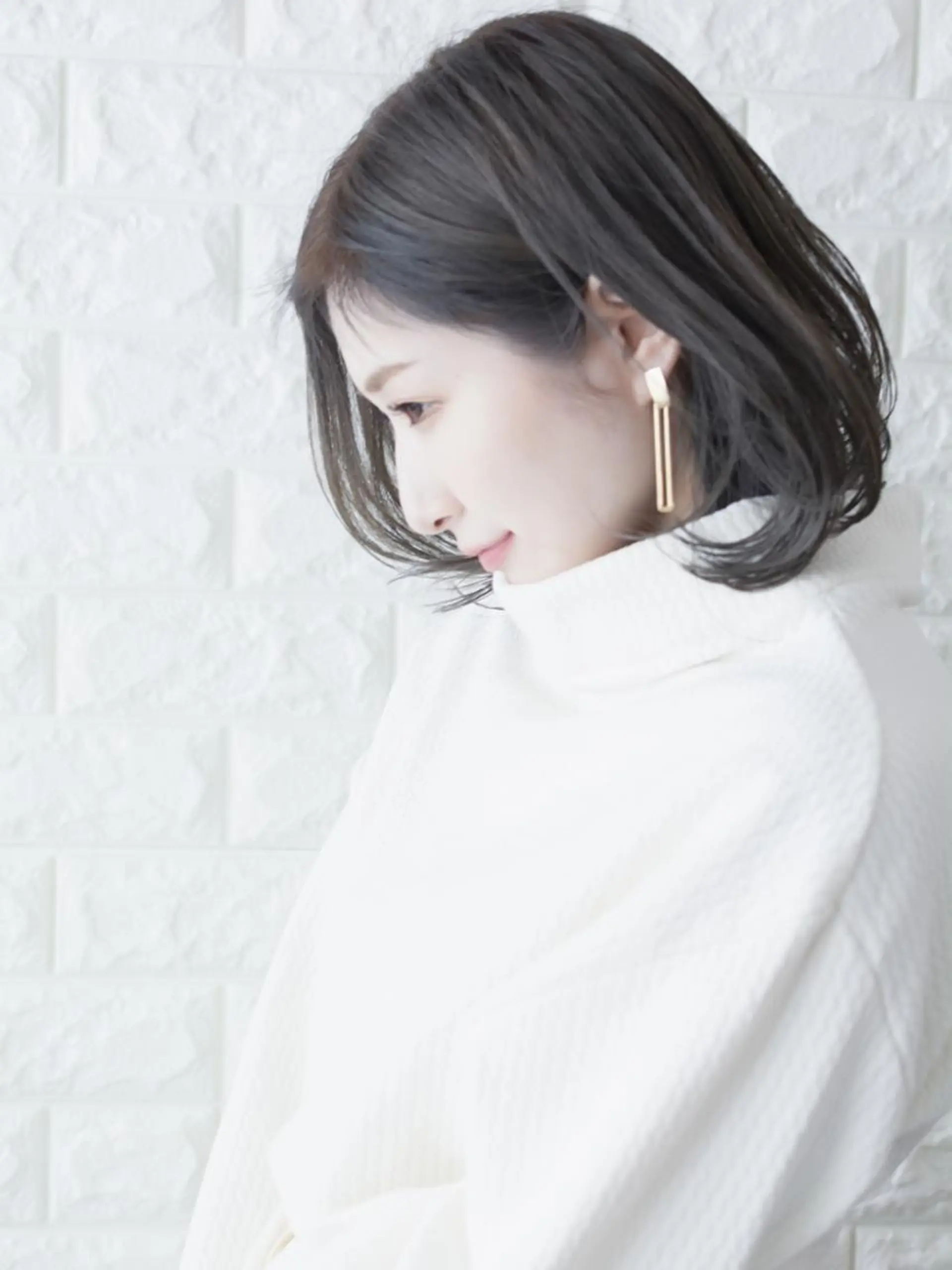 ミディアム カラー 切りっぱなしボブ ショートボブ ベージュカラー ブルーカラー ブルージュ 撮影モデル 斉藤 正敏のその他イメージ