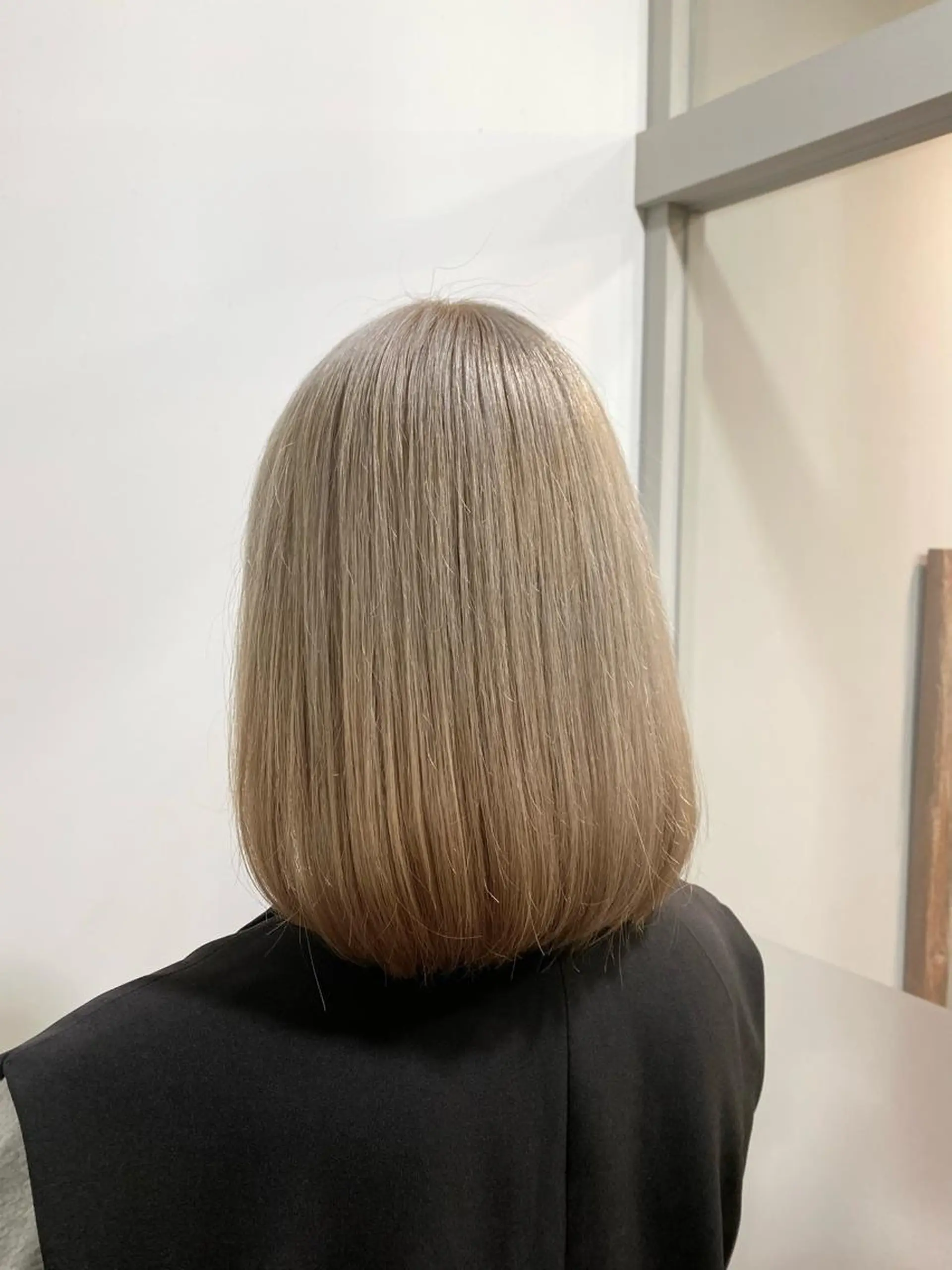 ミディアム カラー ベージュカラー ブリーチ ホワイトベージュ たなか もえなのヘアスタイル