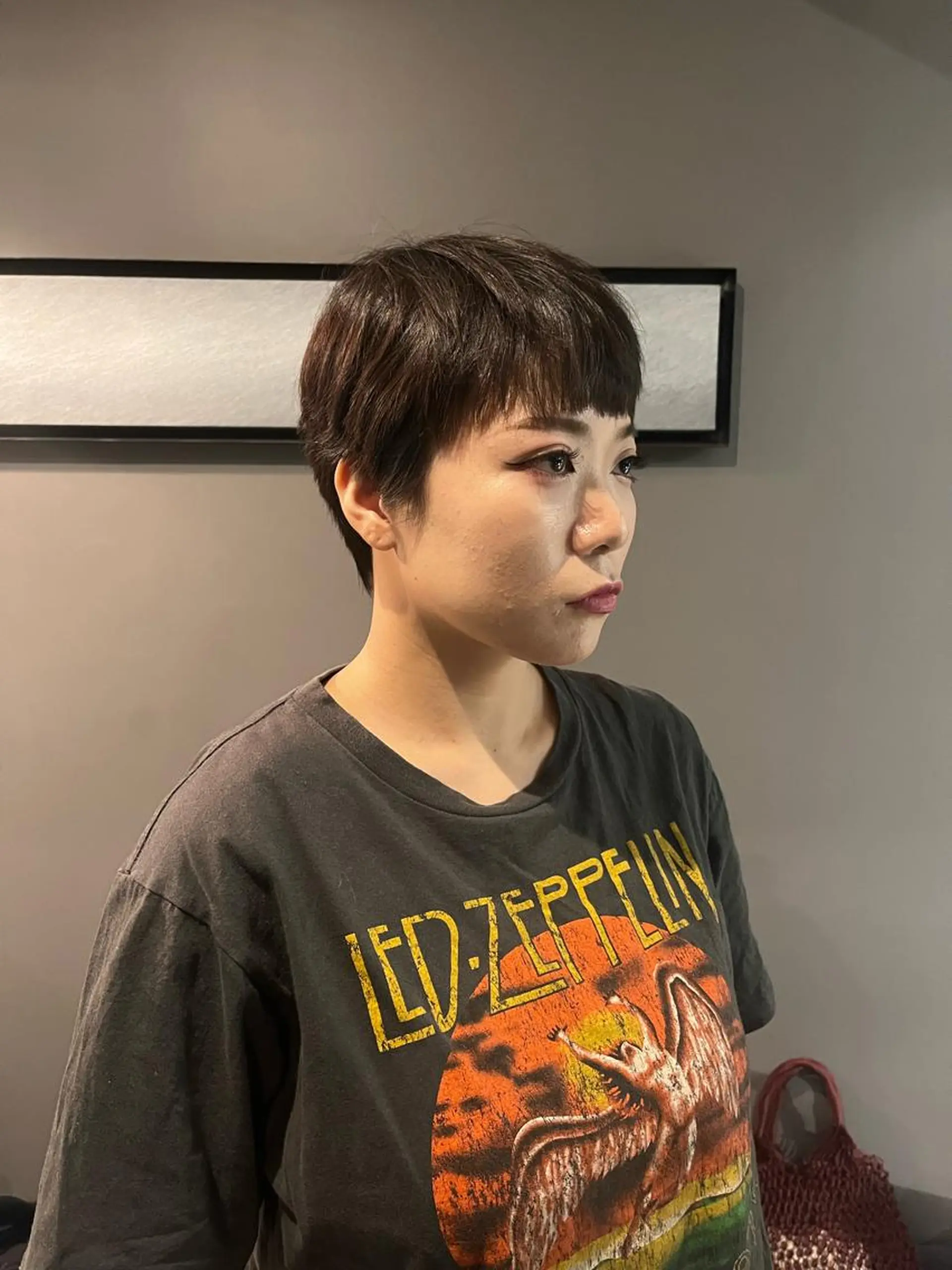 ショート NERO 眞下秋歩のヘアスタイル