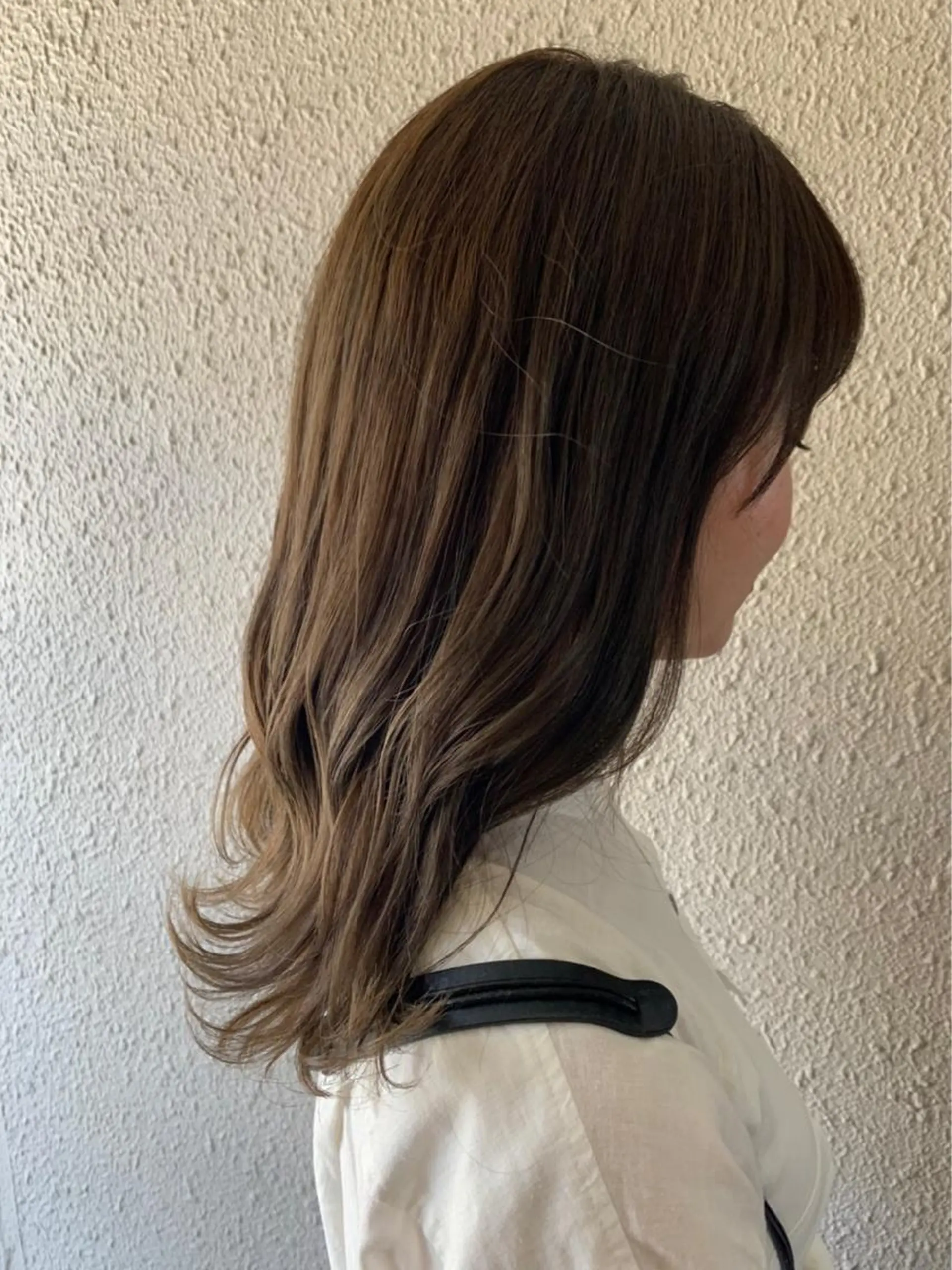 セミロング カラー ベージュカラー カット ヘアカラー chouette シュエットのヘアスタイル