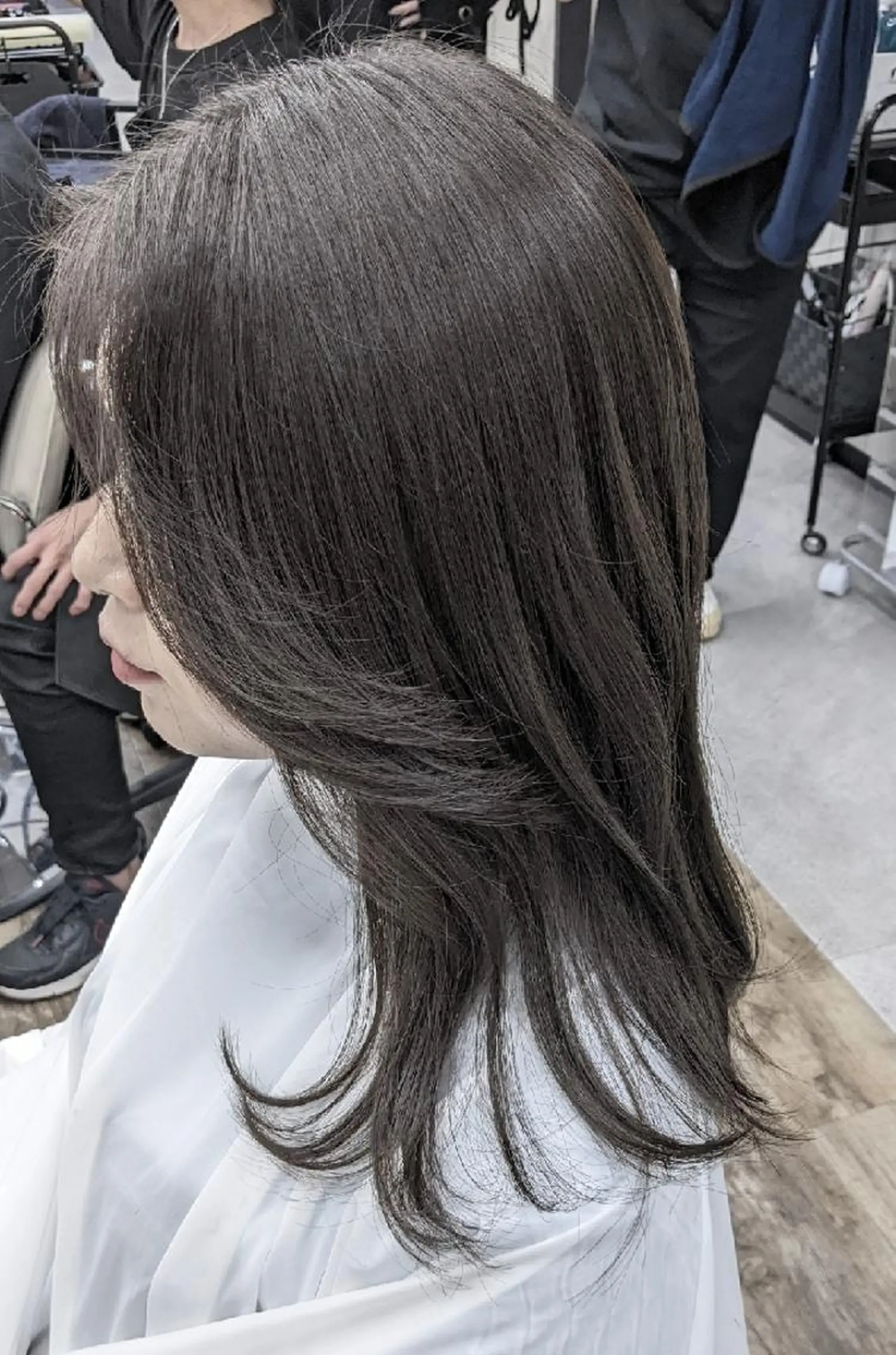 セミロング カラー グレージュ オリーブグレージュ オリーブグレー 🌼 AIKO🌼のヘアスタイル