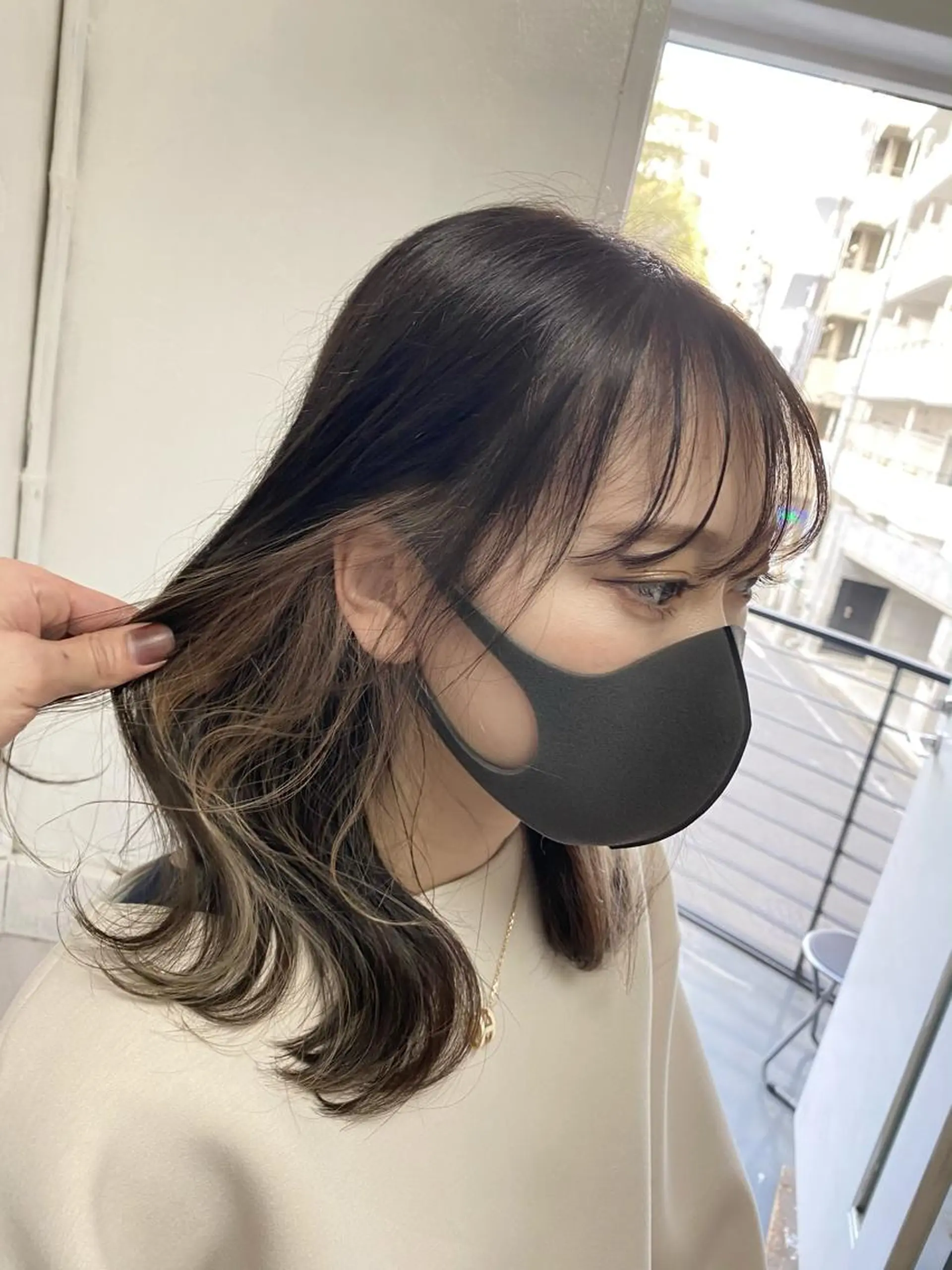ミディアム カラー イヤリングカラー インナーカラー ヘアカラー FERNA池袋所属・マンツーマン施術✂︎ 金田尚久🎨のヘアスタイル