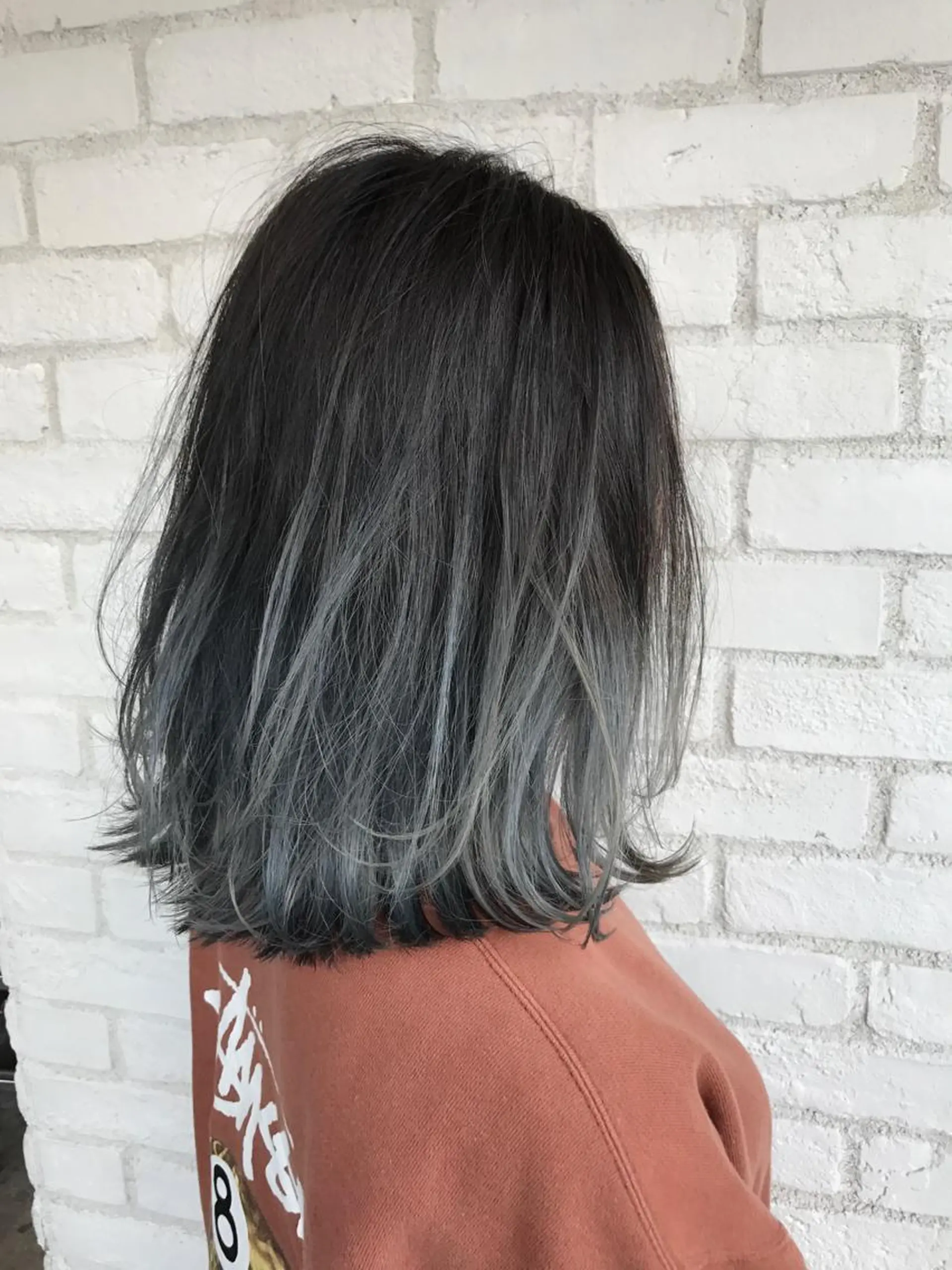 ショート TOMOYAレイヤー ブリーチ縮毛矯正のヘアスタイル