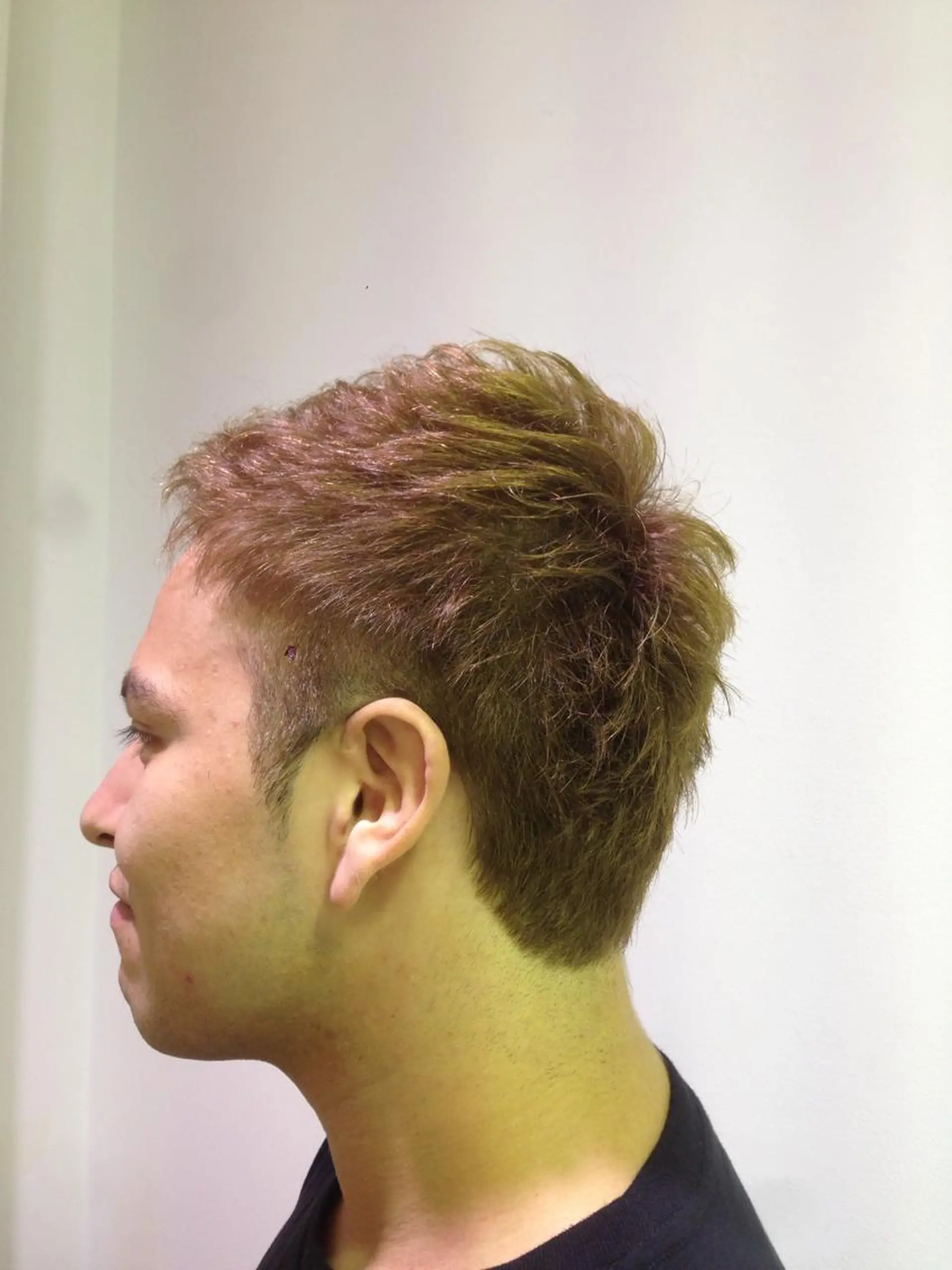 ショート カラー アッシュ 小倉 聖也のヘアスタイル